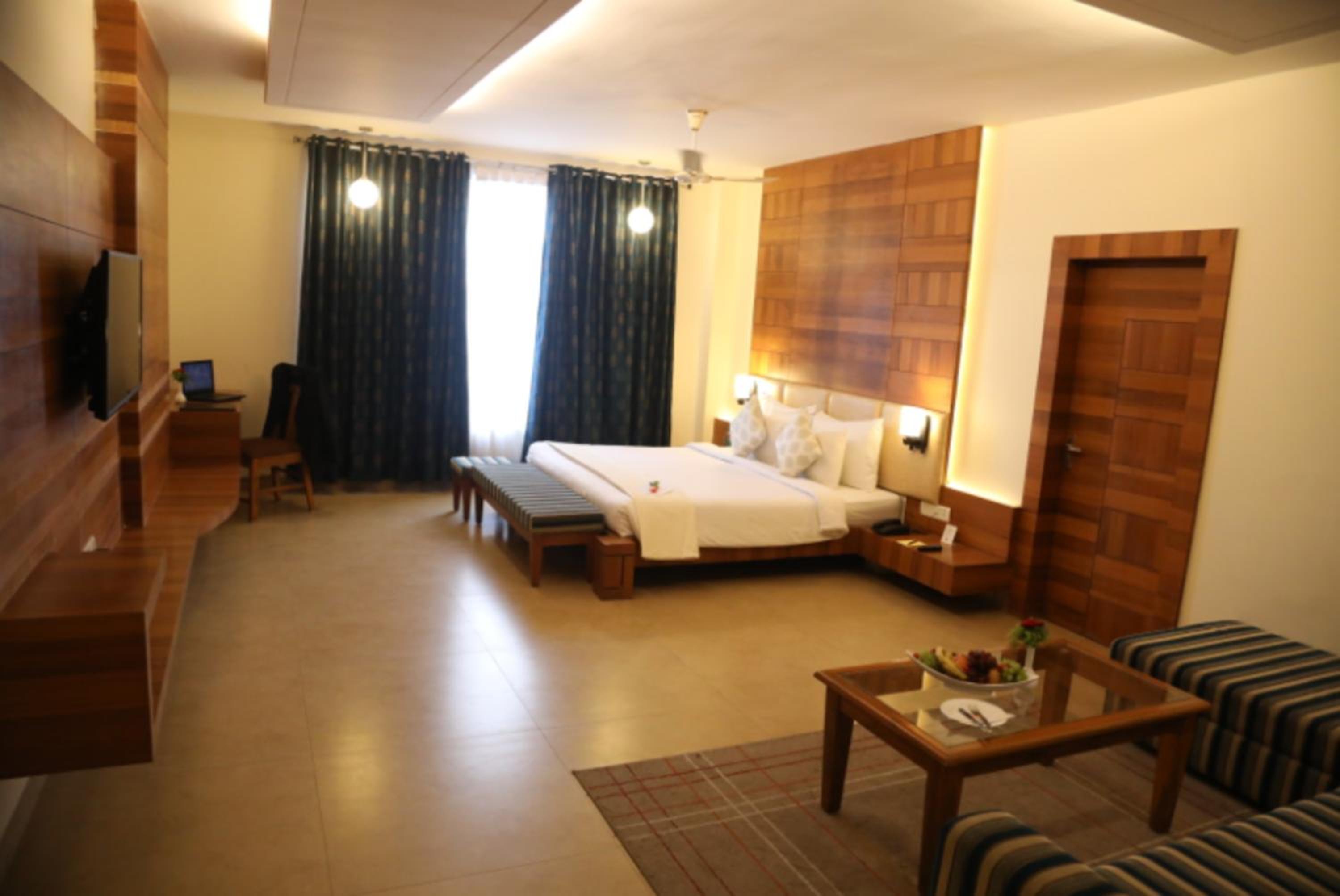Deluxe King Room photo 3