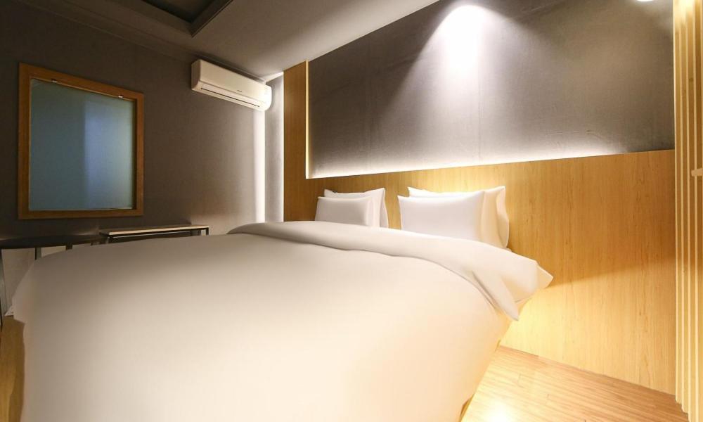 Standard Double Room - Photo 10