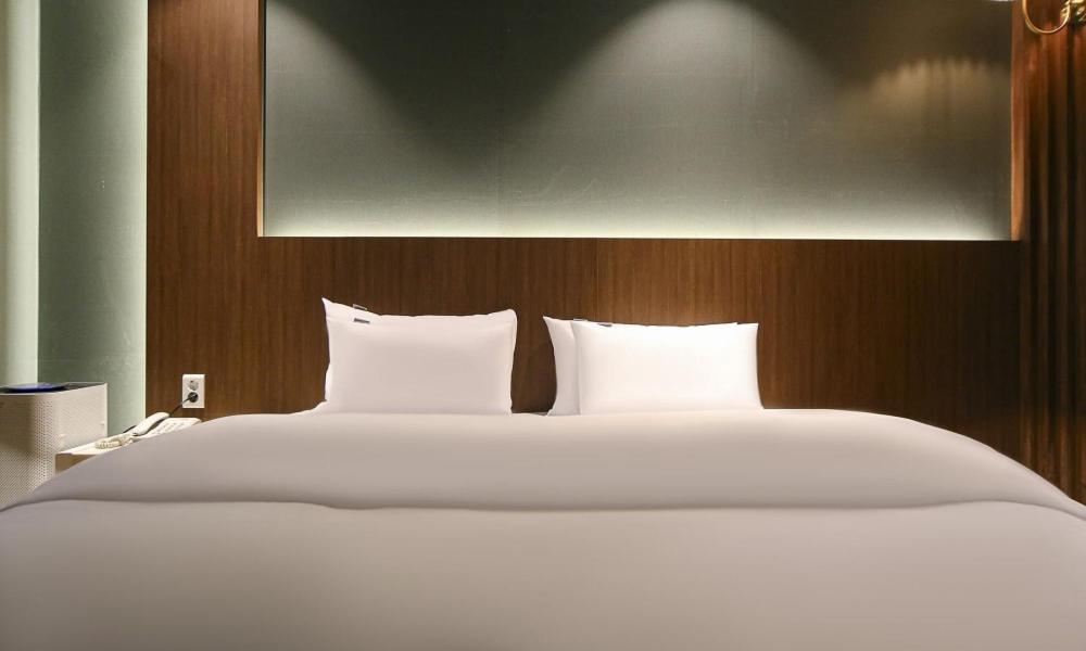Standard Double Room - Photo 9