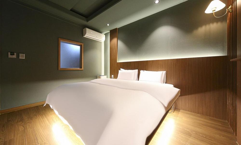 Standard Double Room - Photo 6