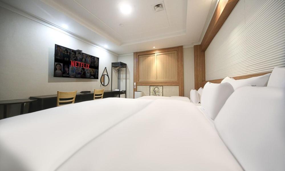 Deluxe Twin Room - Photo 3