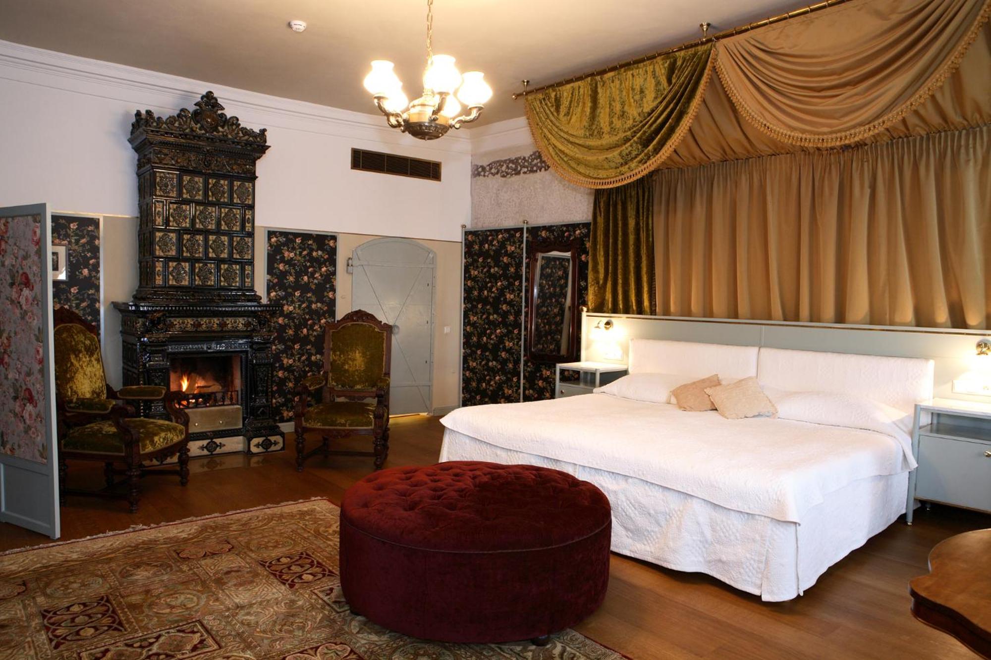 Suite - Photo 3