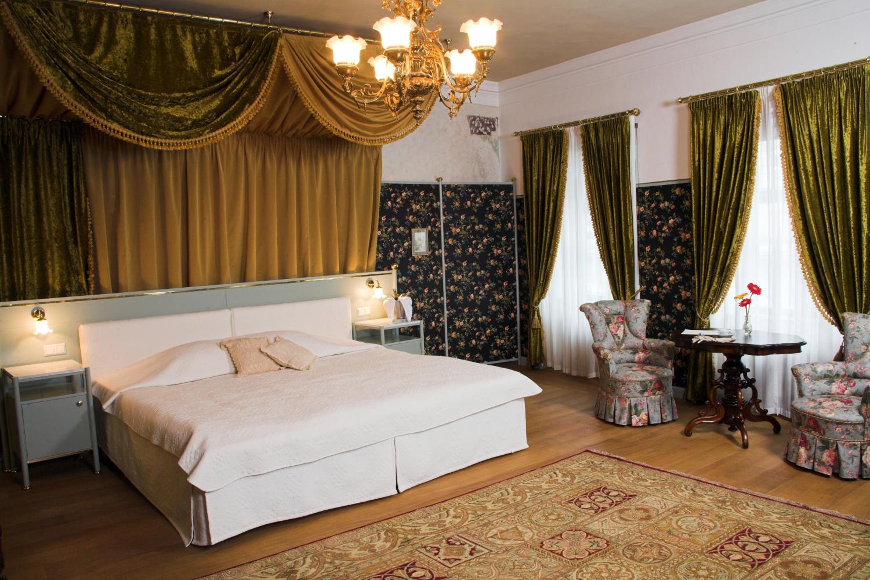 Suite - Photo 5