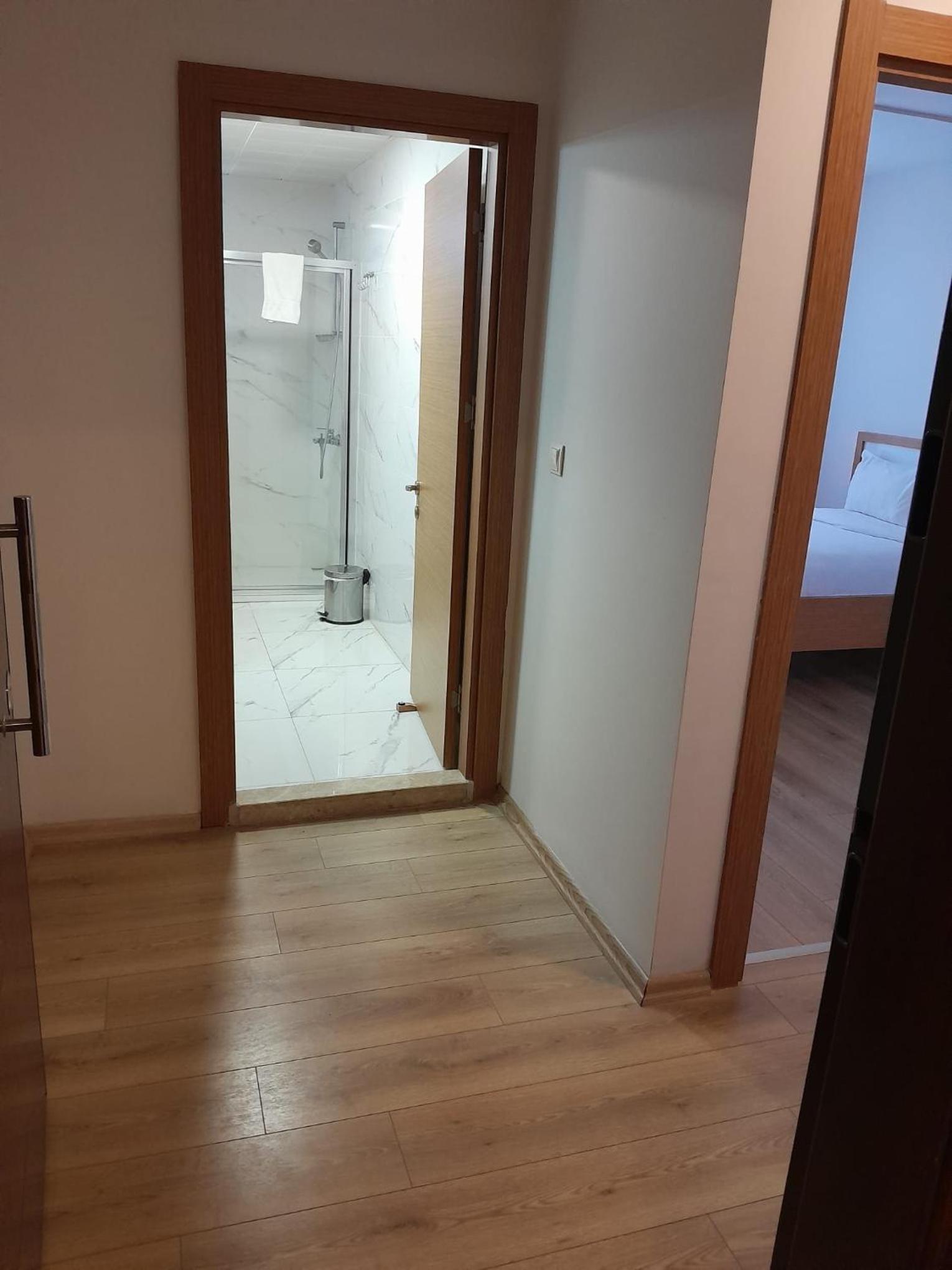 Quadruple Room with Private Bathroom - Photo 3