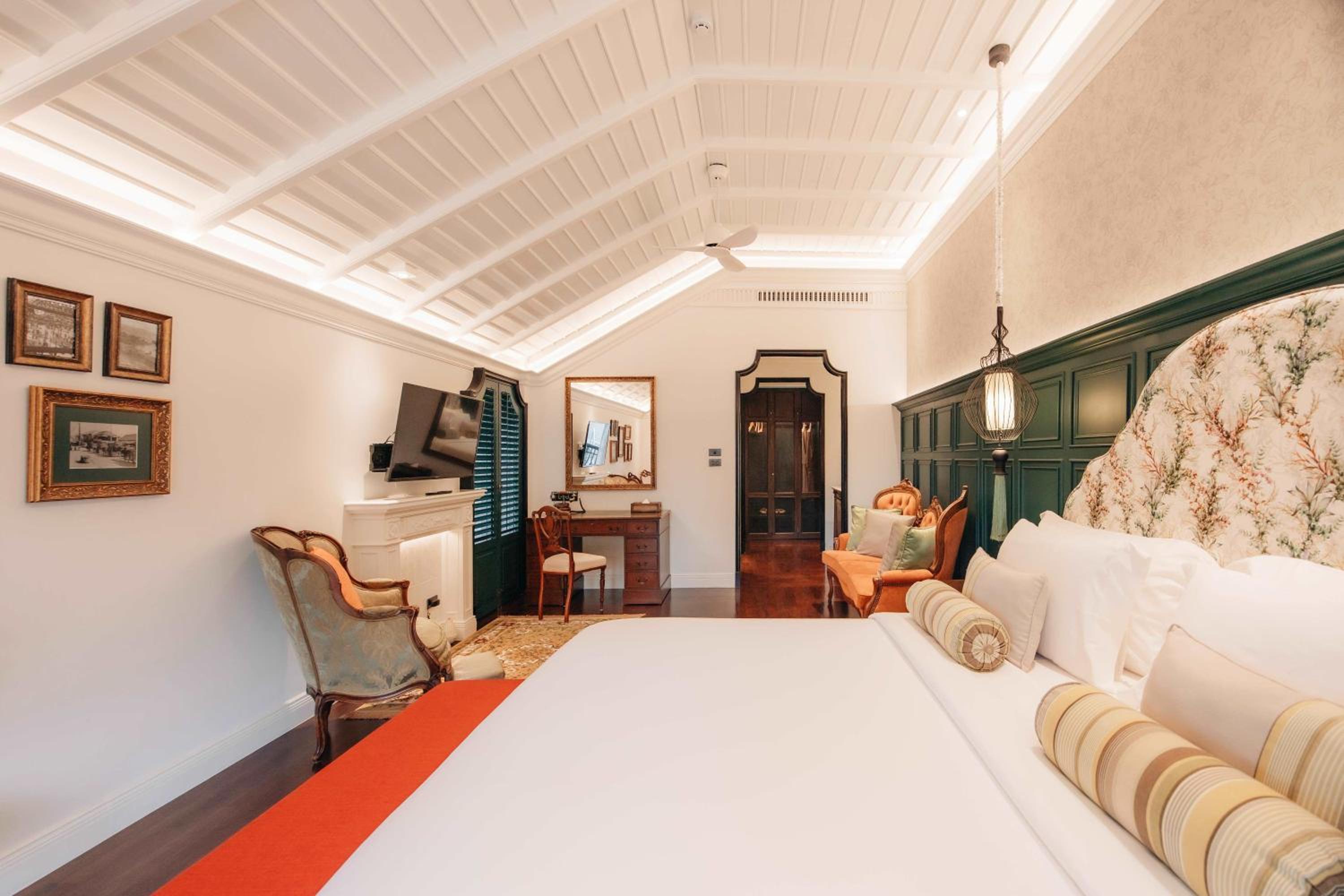 Romantic Lanna Corner Suite