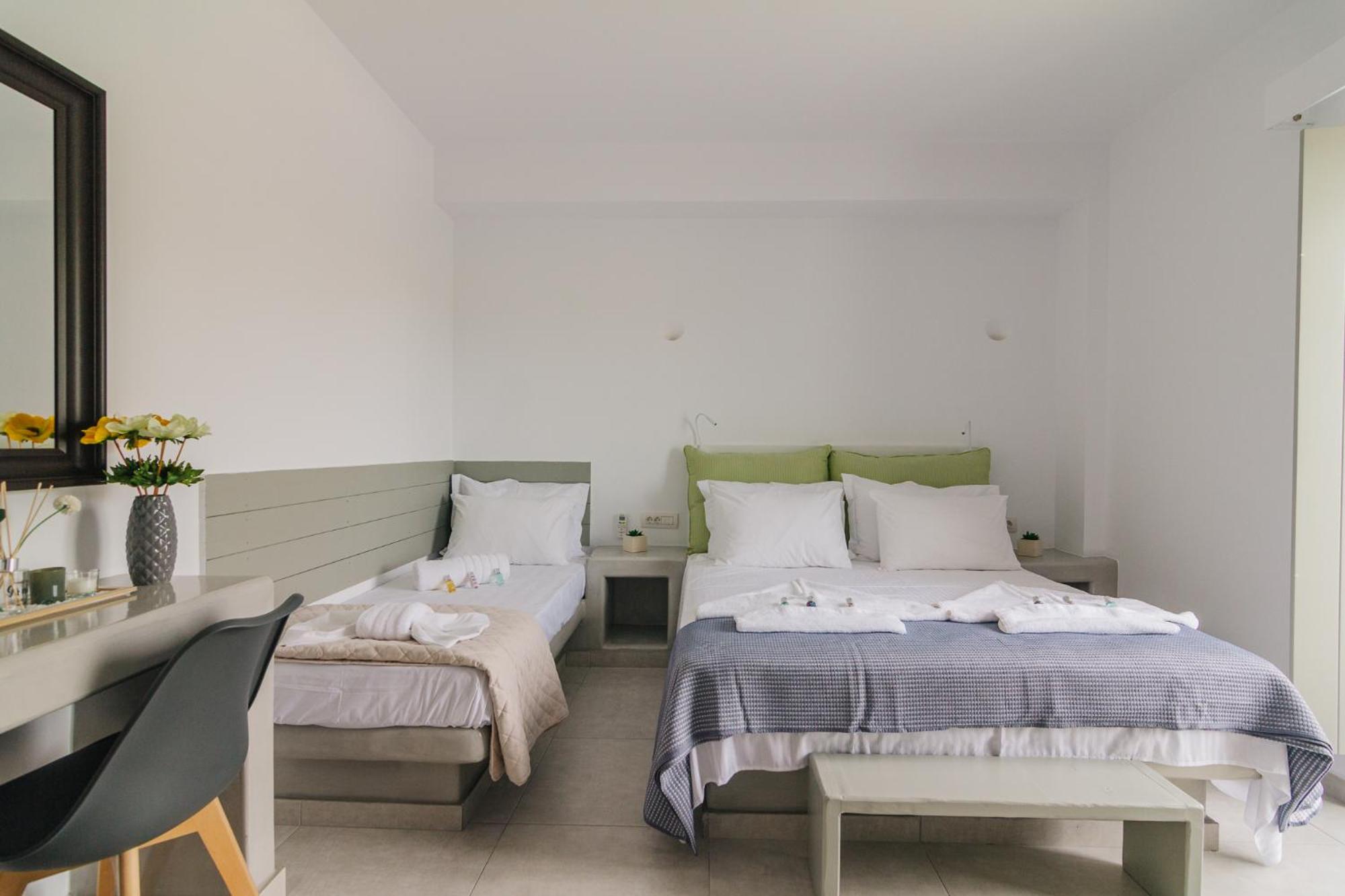 Superior Suite with Sea View - Photo 15