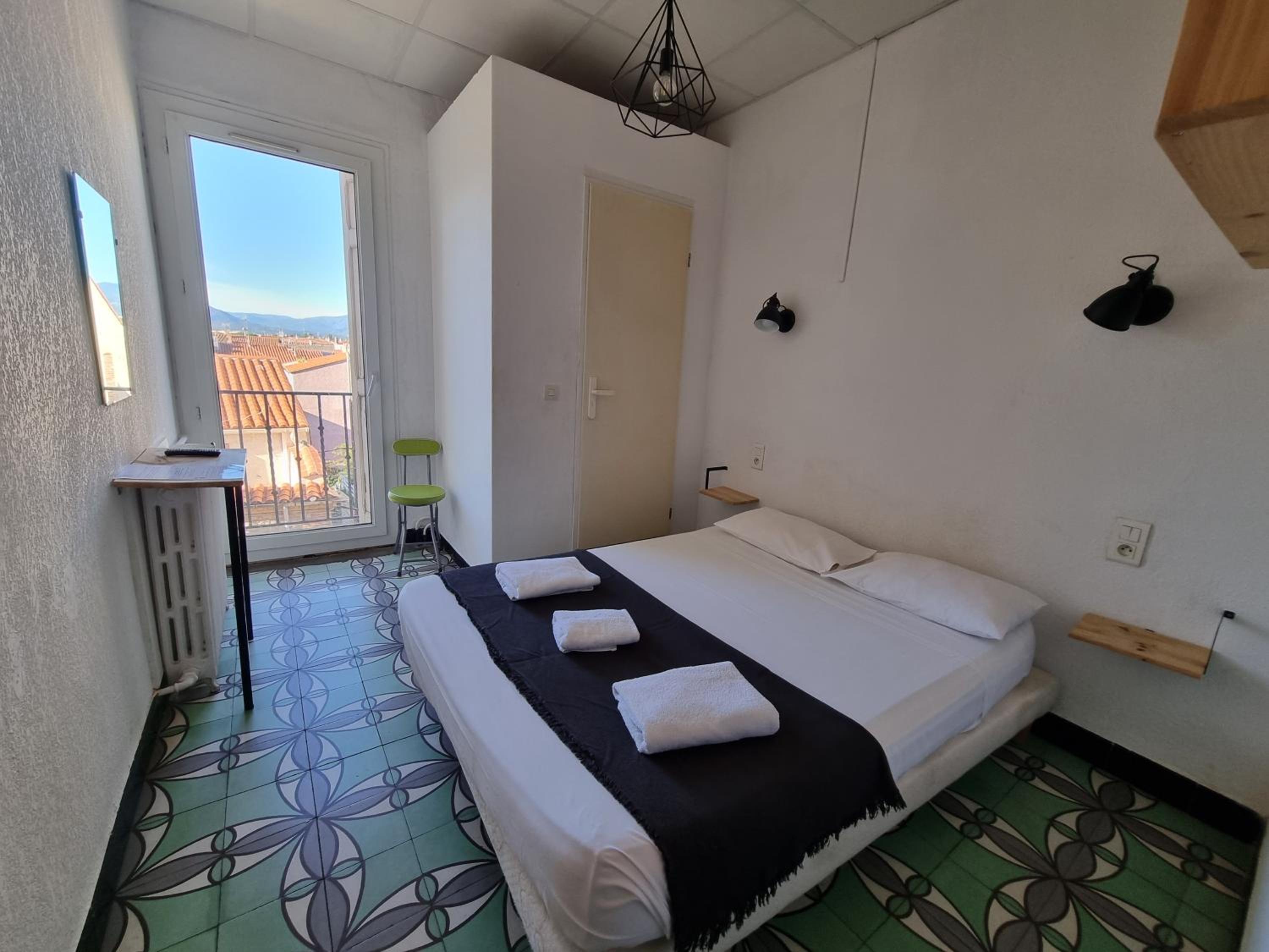 Small Double Room - Photo 1