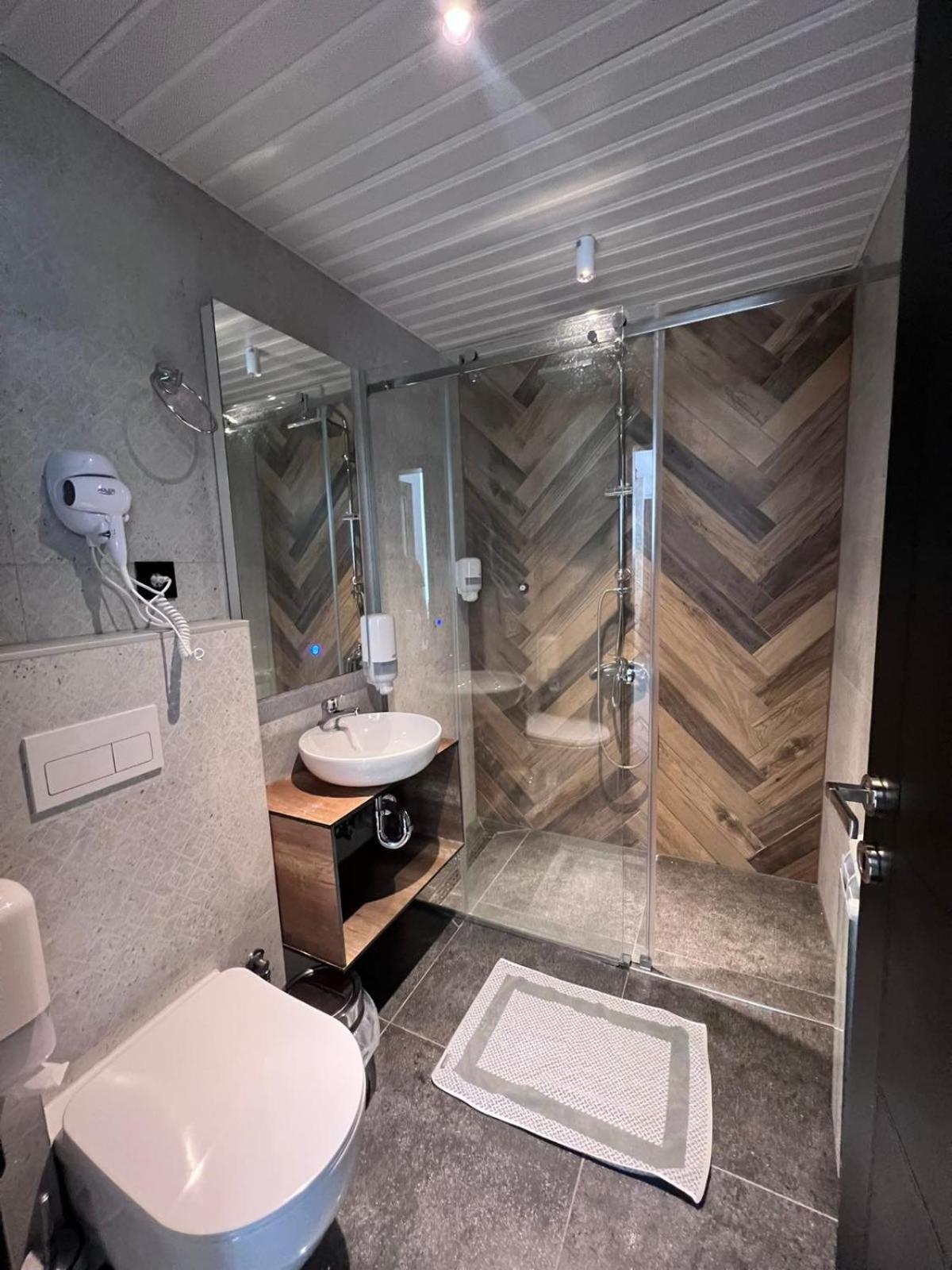 Deluxe Family Suite photo 2