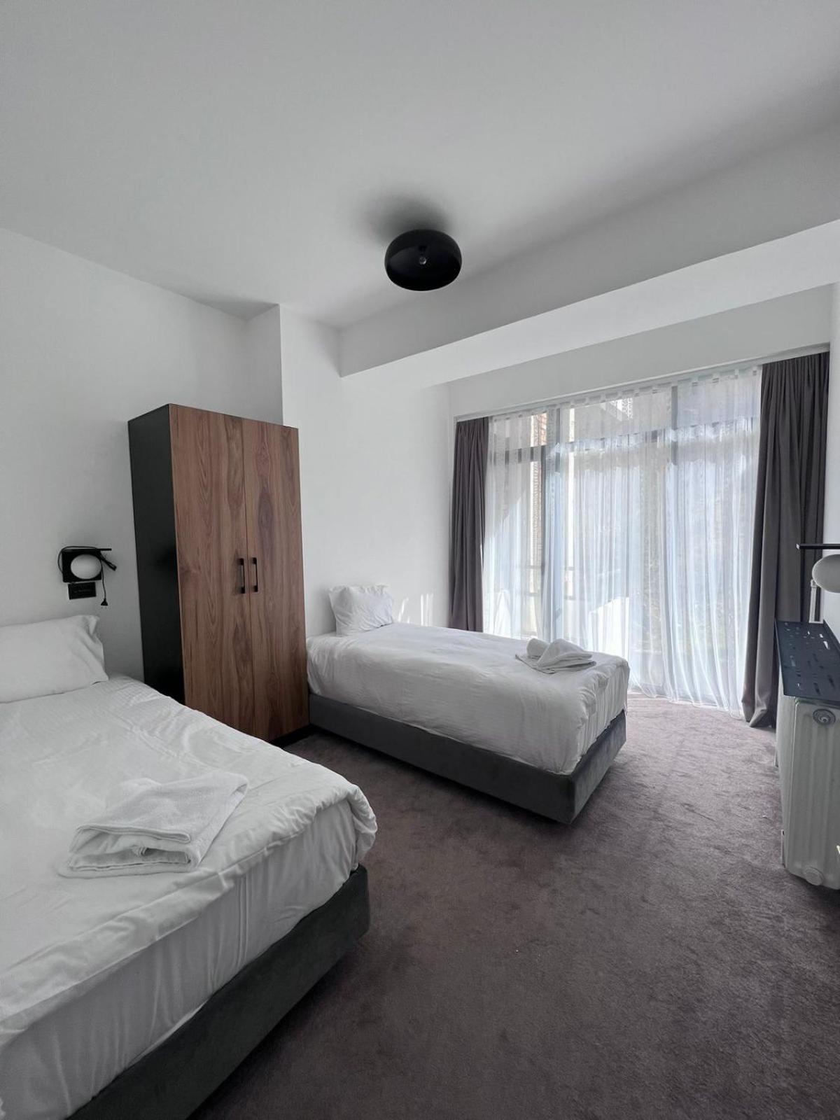 Deluxe Family Suite photo 3