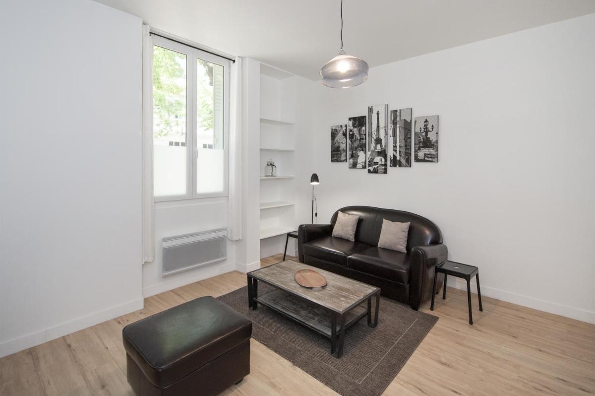 One-Bedroom Apartment photo 1