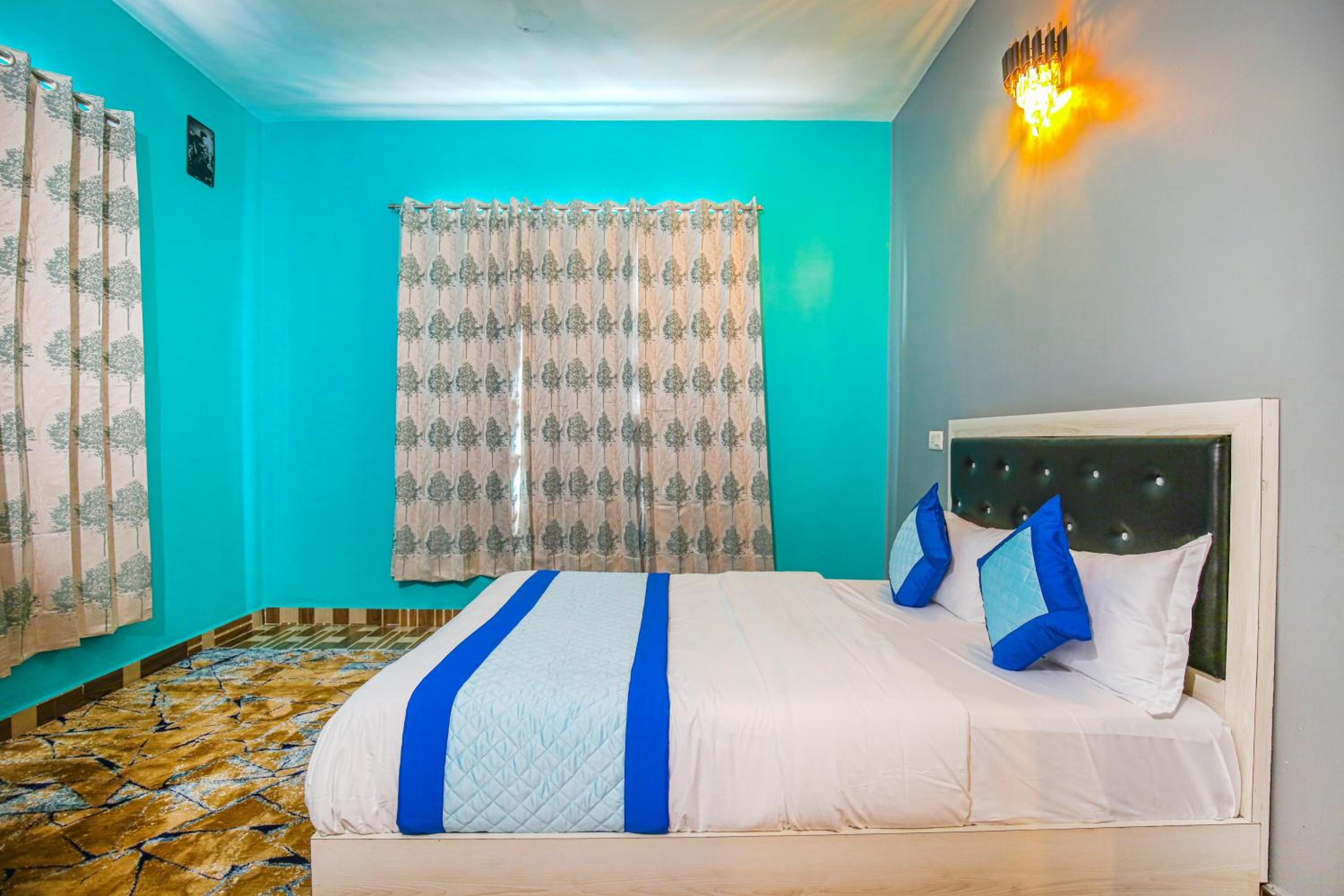Deluxe Room - Photo 6