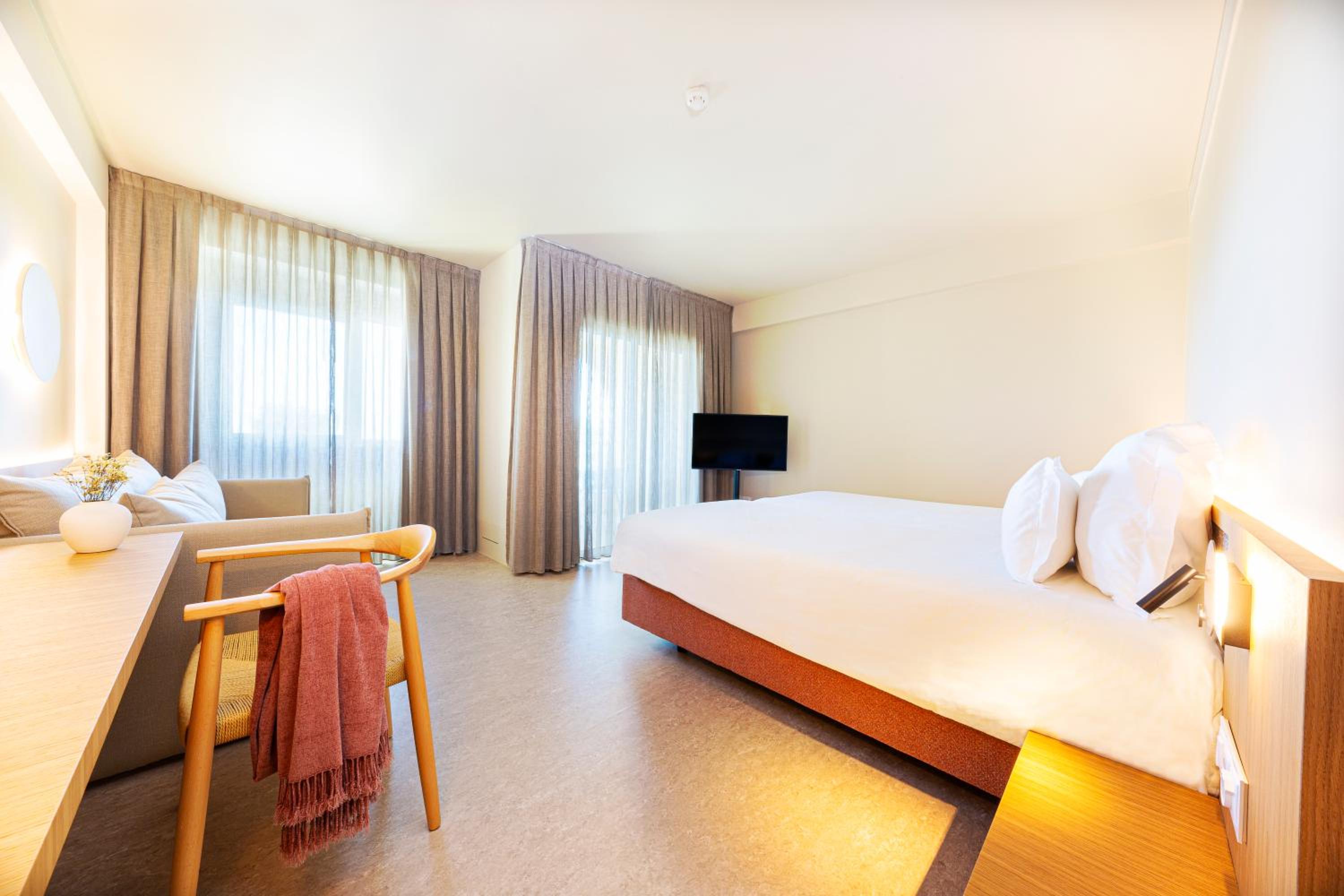 Premium Superior with Sea View - Photo 1