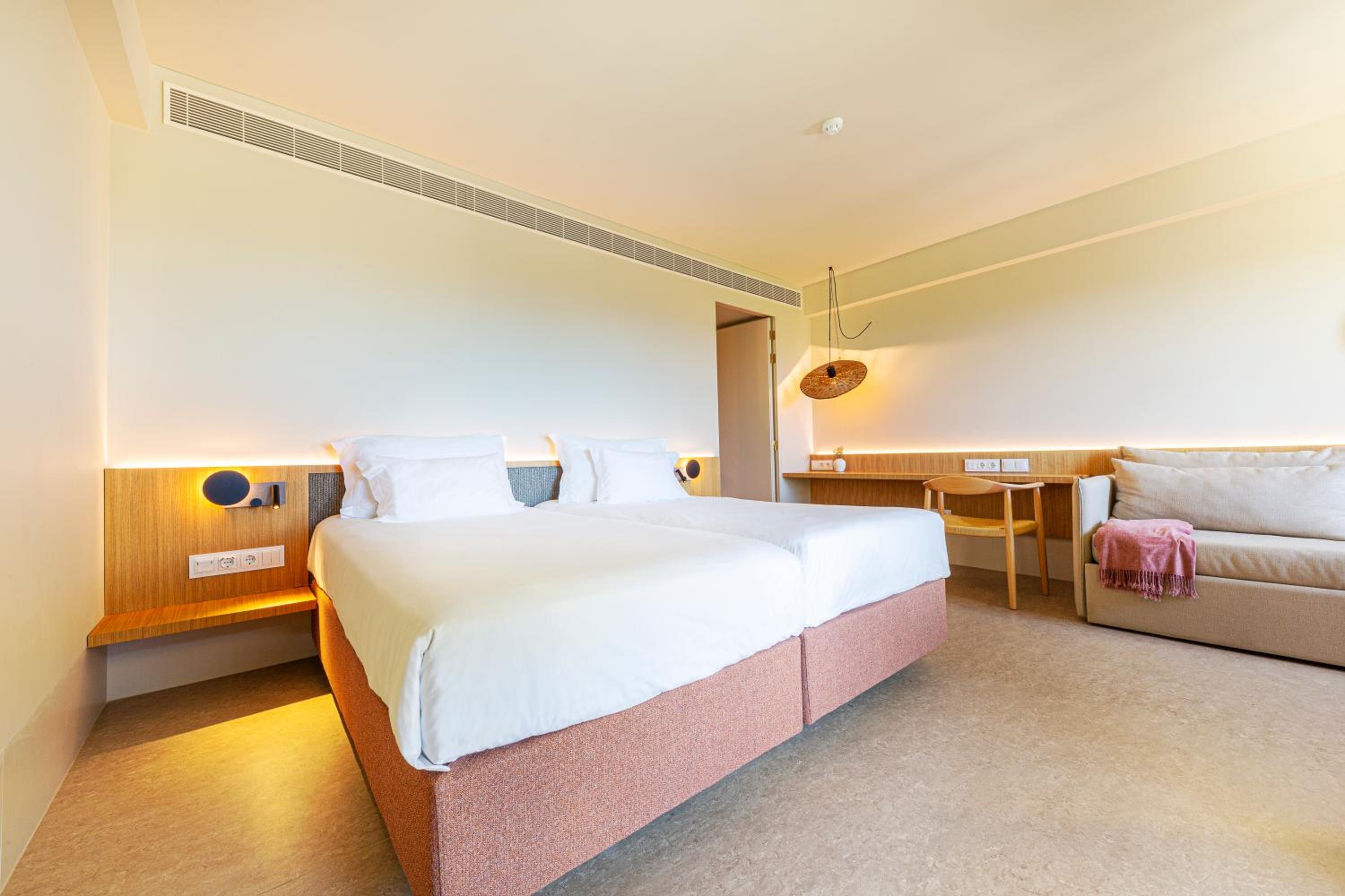 Premium Superior with Sea View - Photo 5