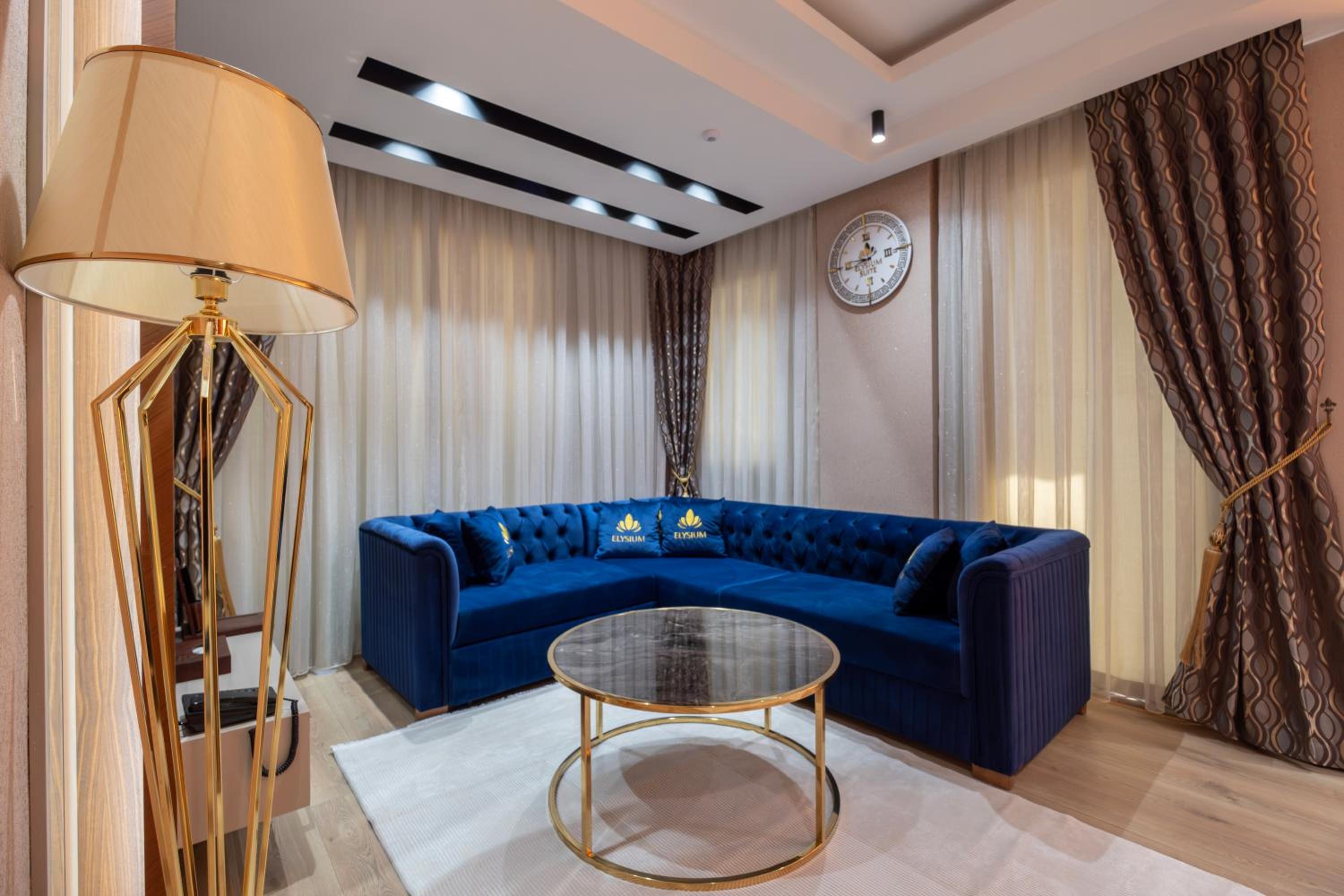 Deluxe Suite with Spa Bath