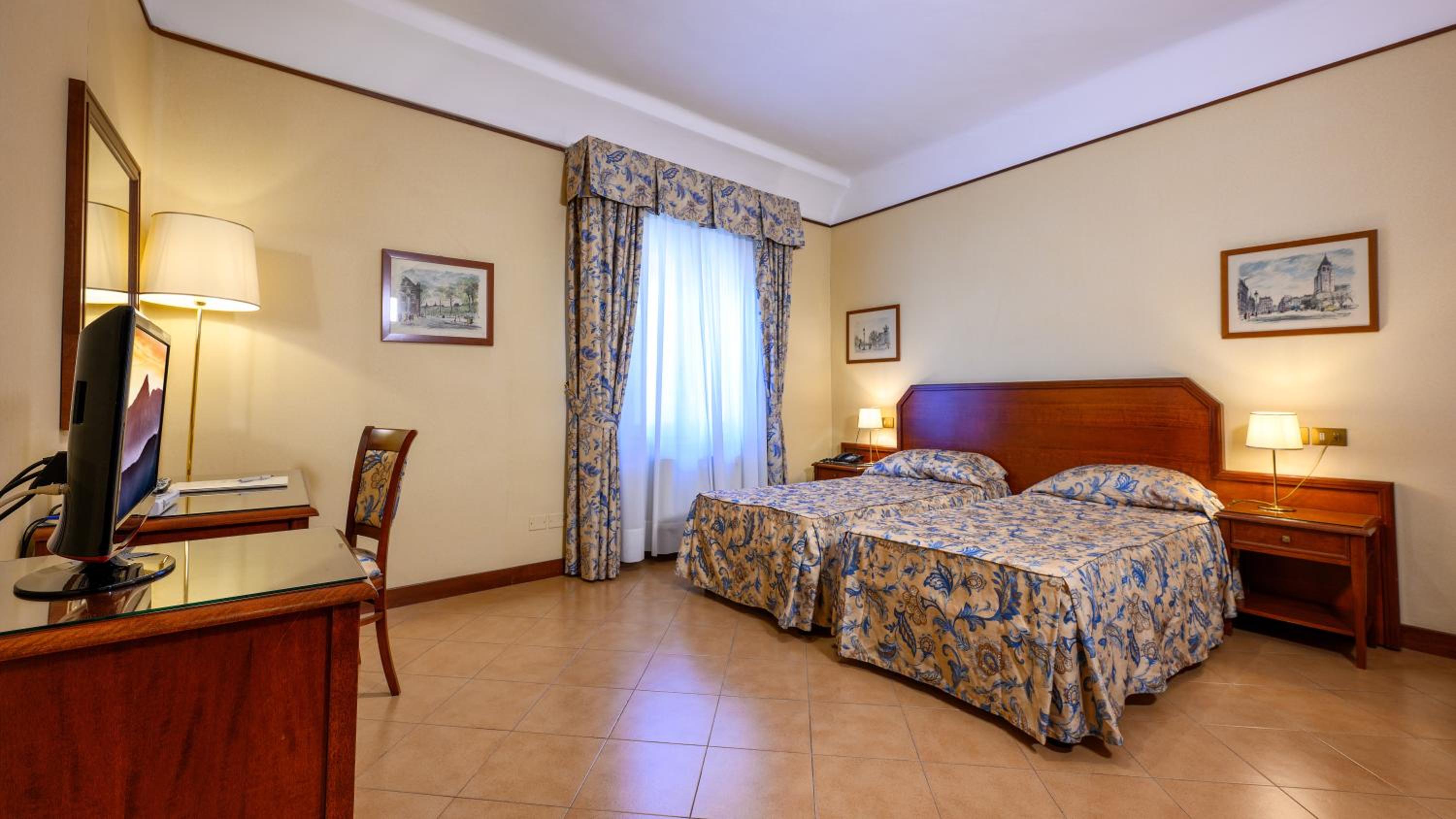 Twin Room - Photo 1