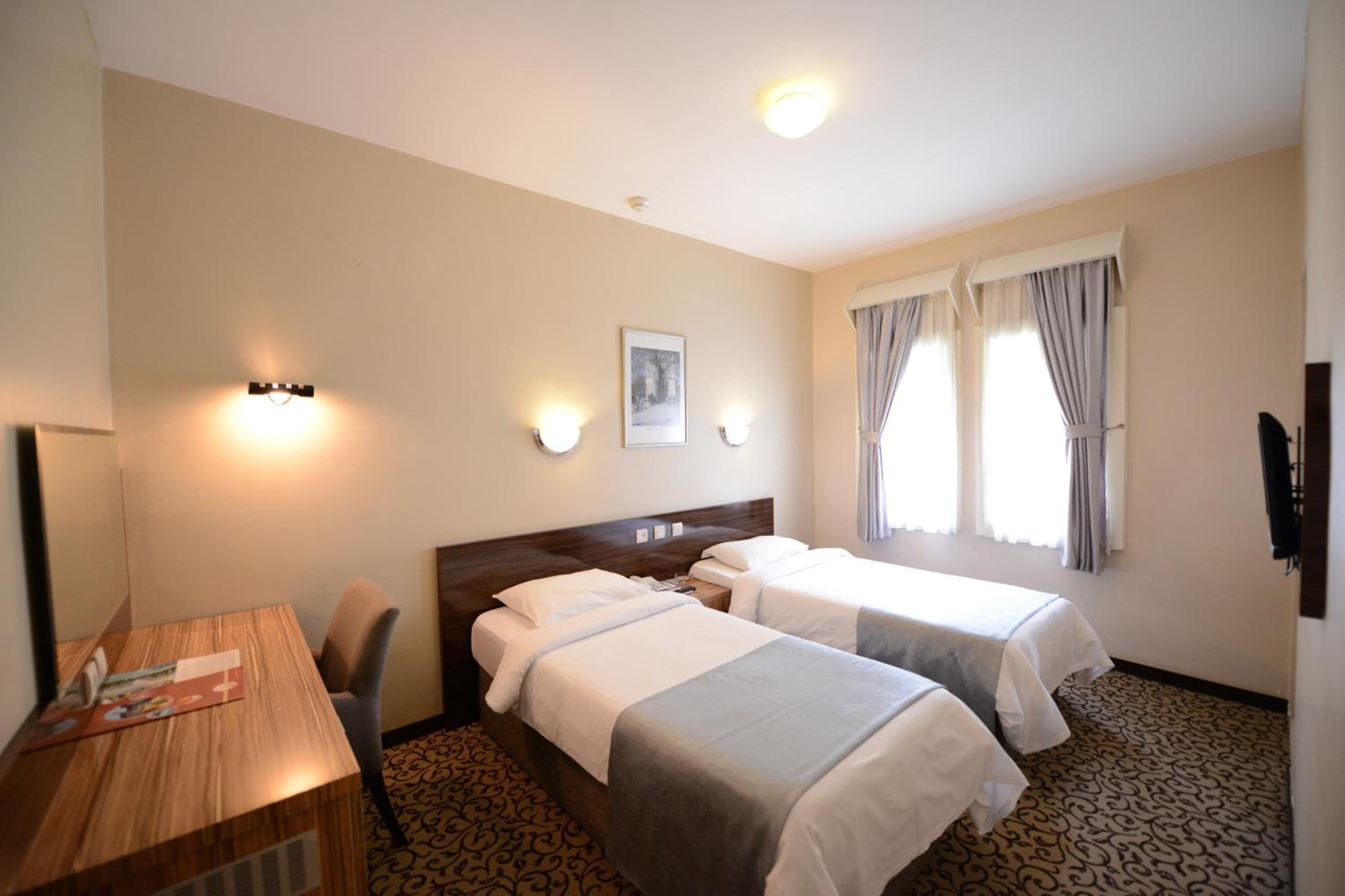 Standard Double or Twin Room photo 2