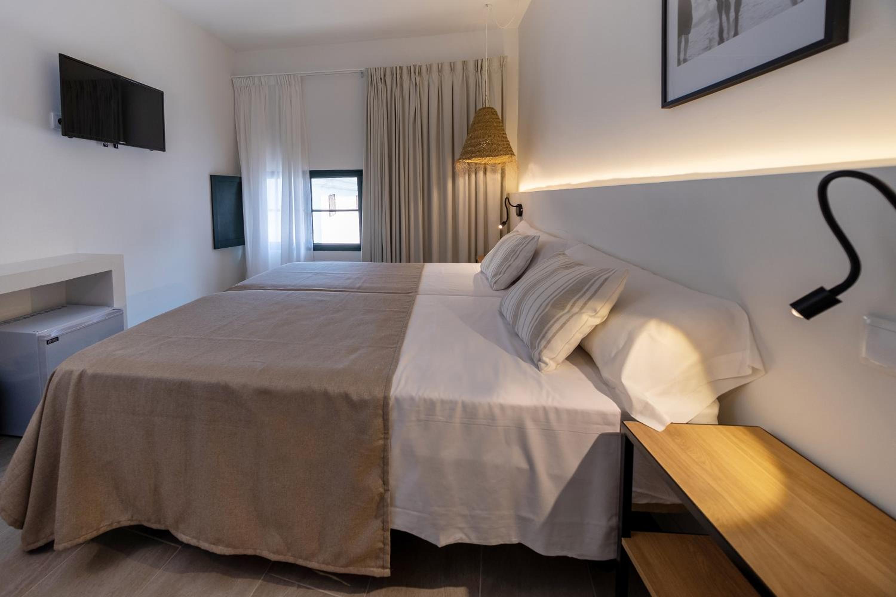 Double or Twin Room photo 2