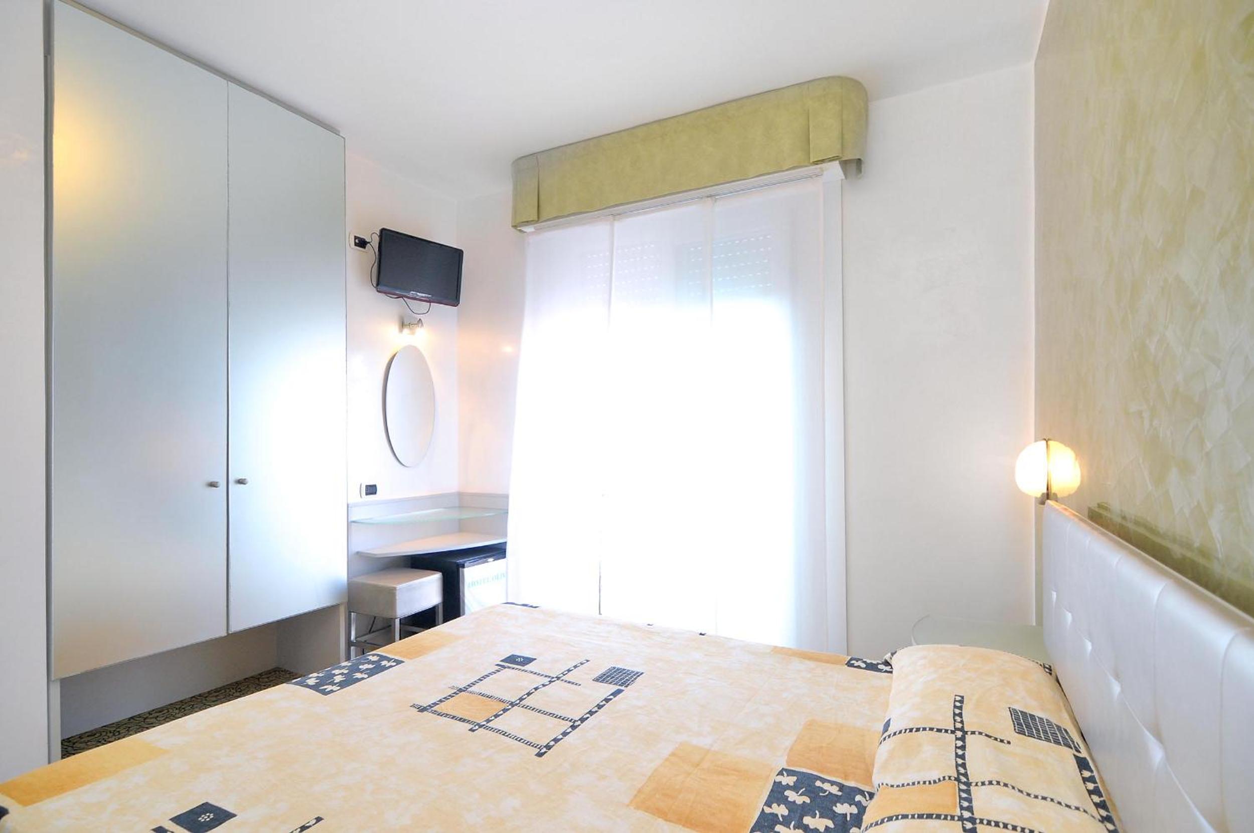 Economy Double Room - Photo 6