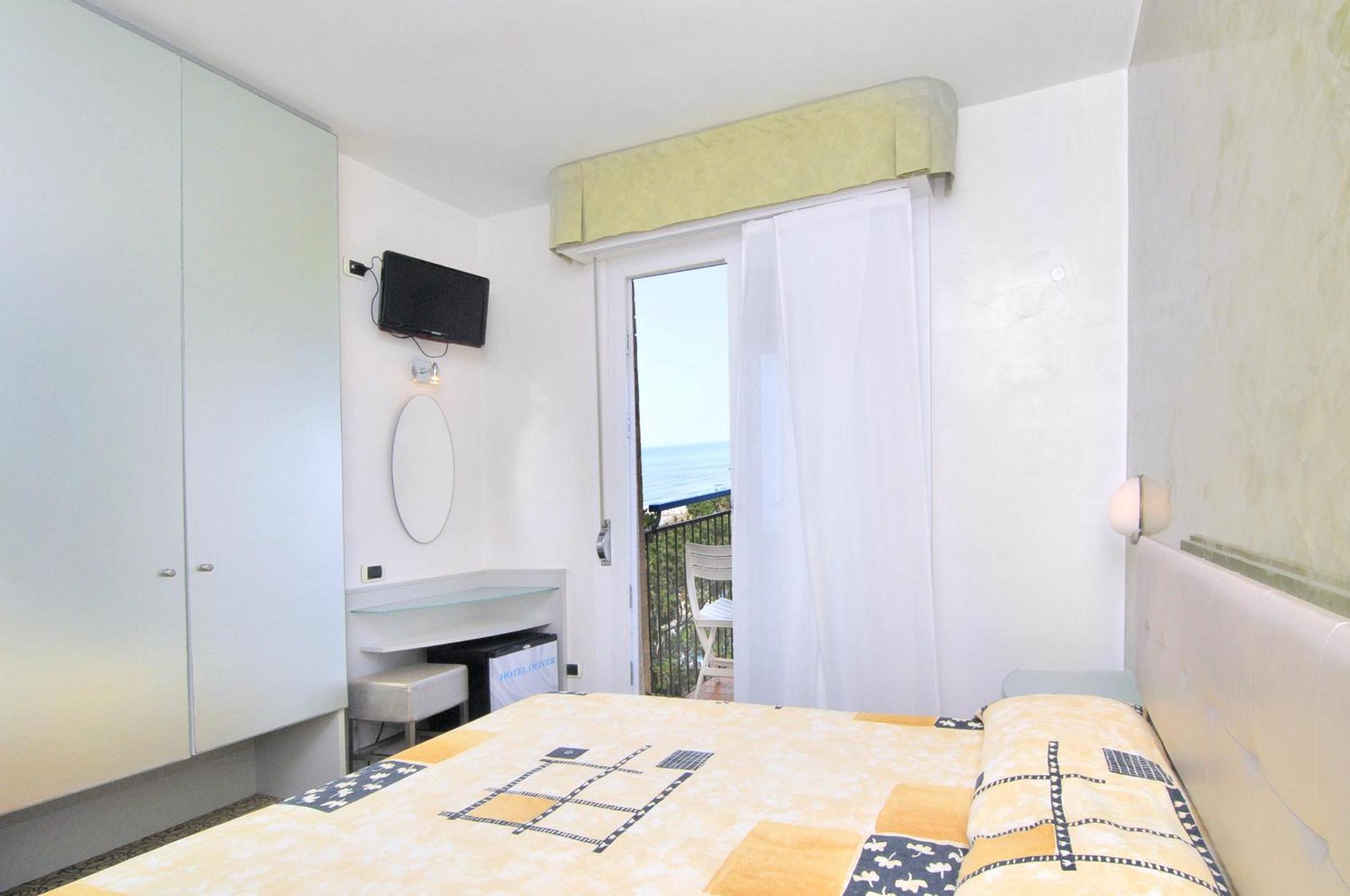 Economy Double Room - Photo 7