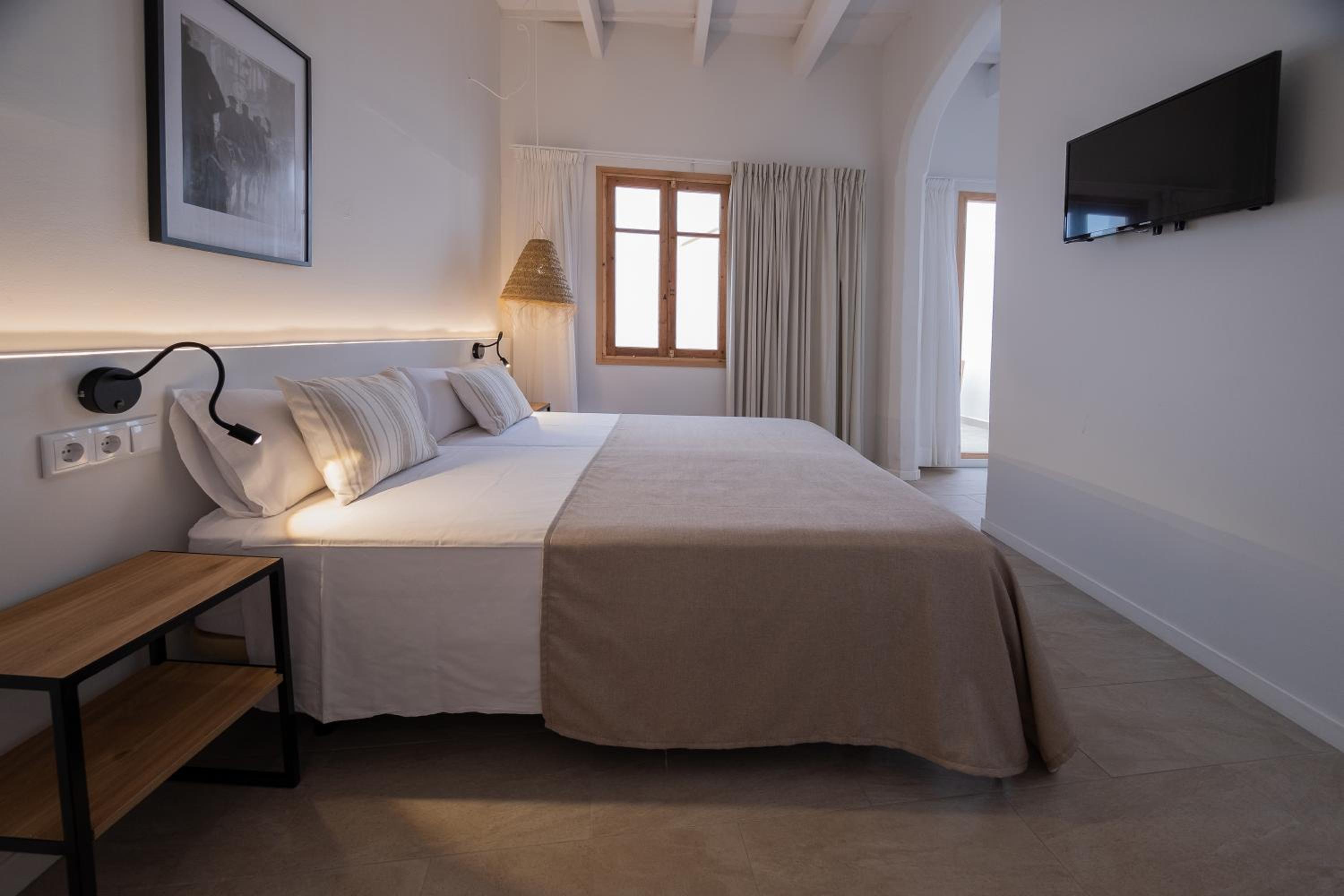 Superior Quadruple Room - Photo 2