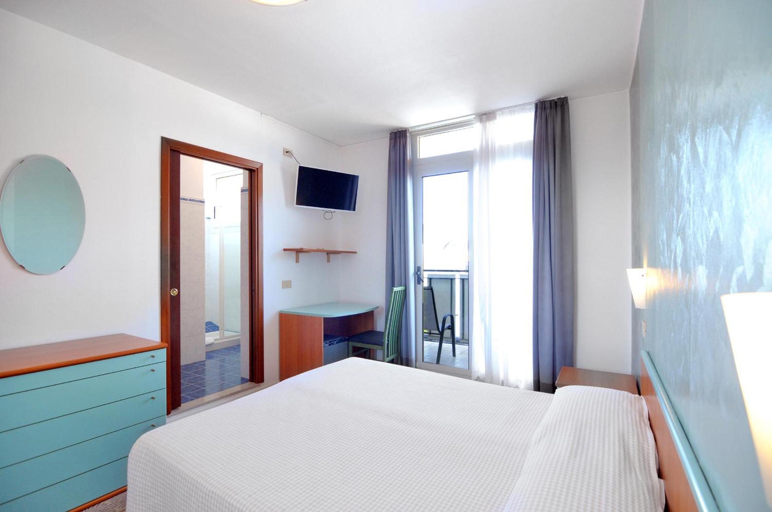 Double or Twin Room with Balcony photo 1