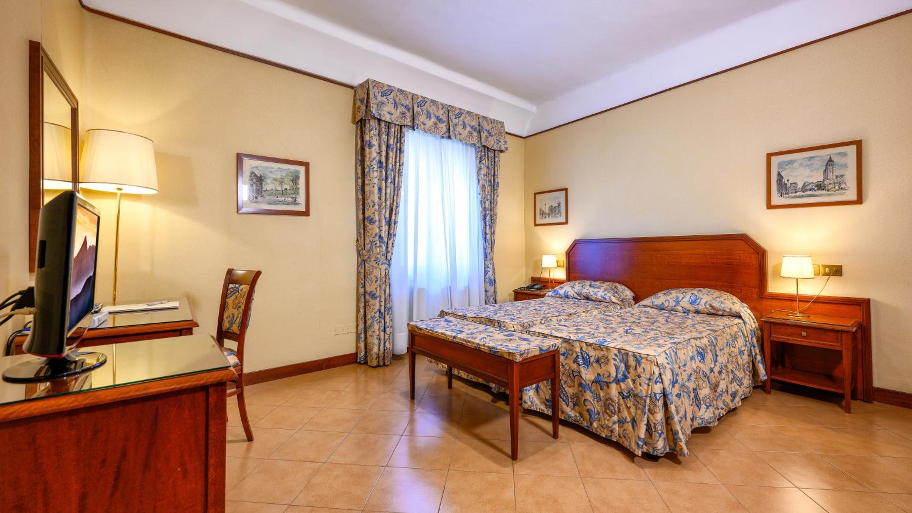 Twin Room - Photo 4