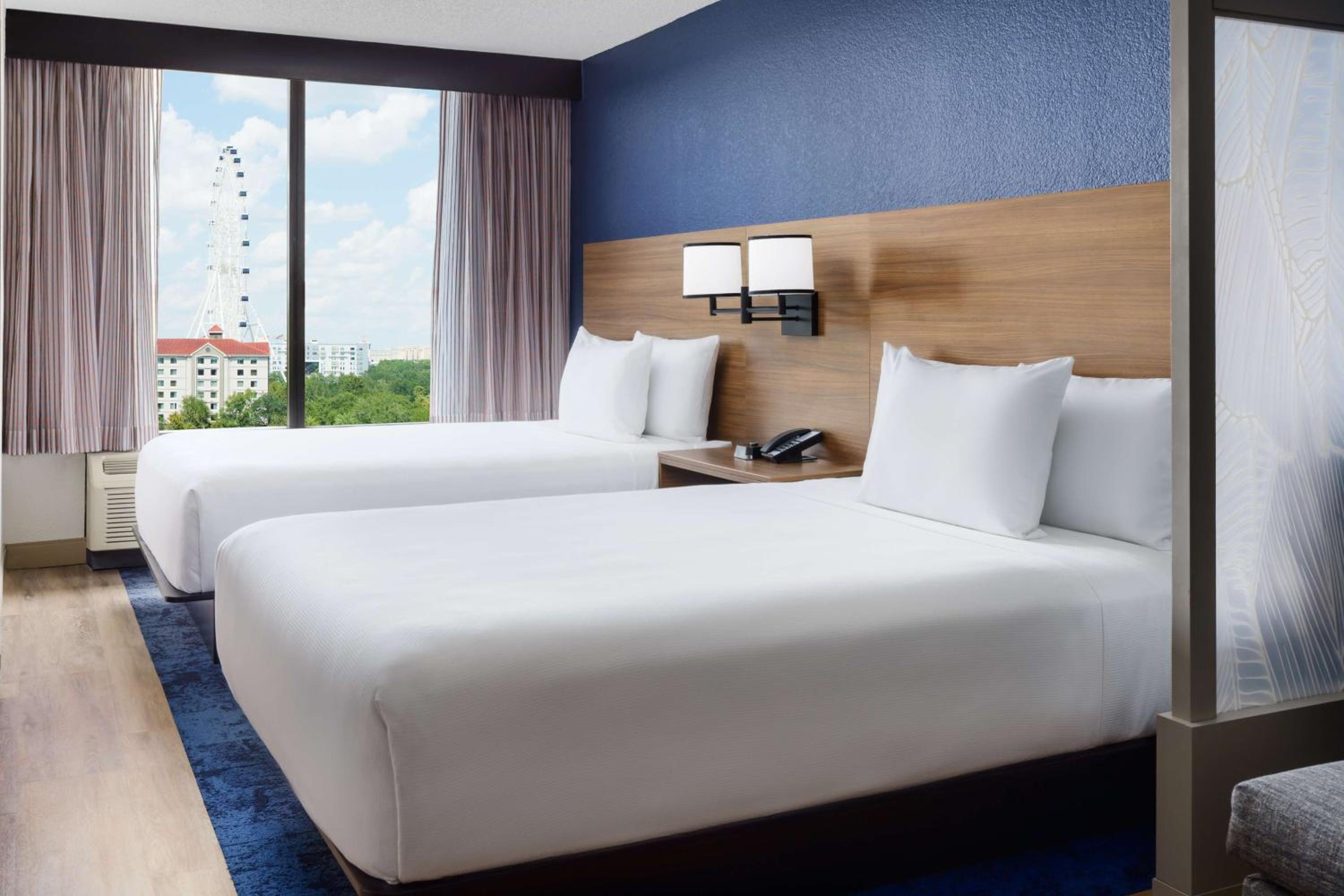 Double Room with Two Double Beds and Sofa bed - High Floor