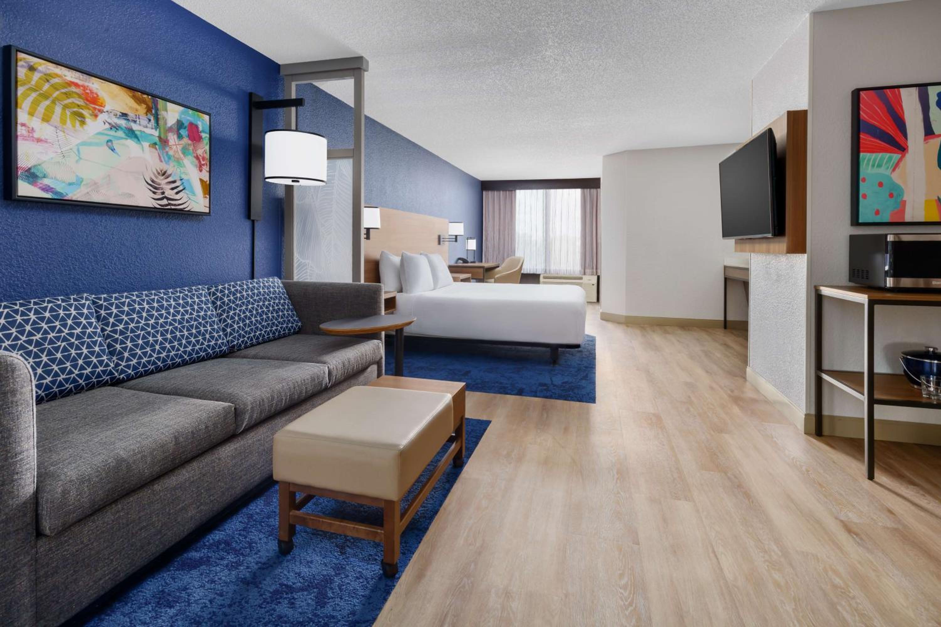 King Room with Accessible Shower - Disability Access
