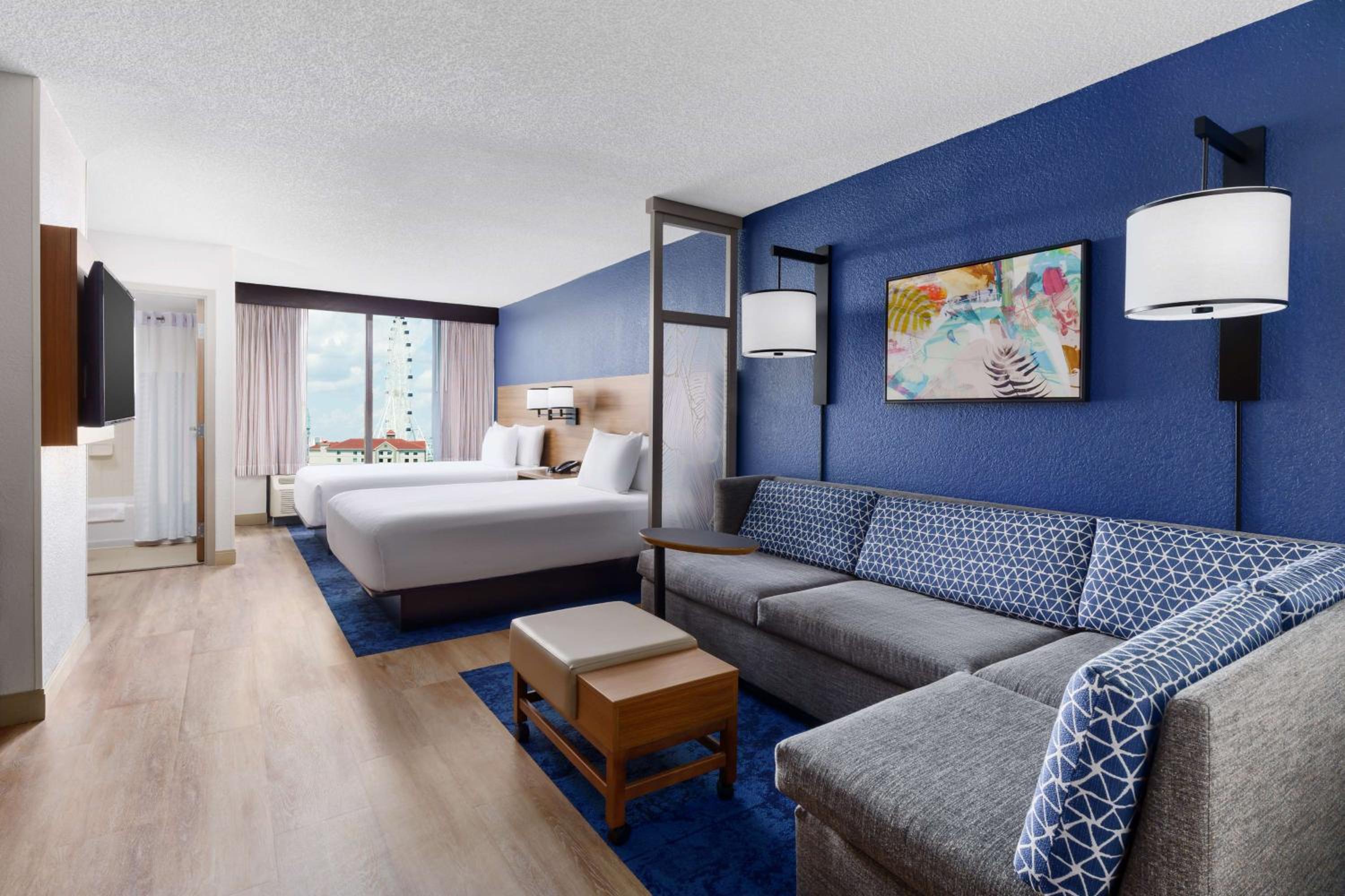 Double Room with Two Double Beds and Sofa bed - High Floor