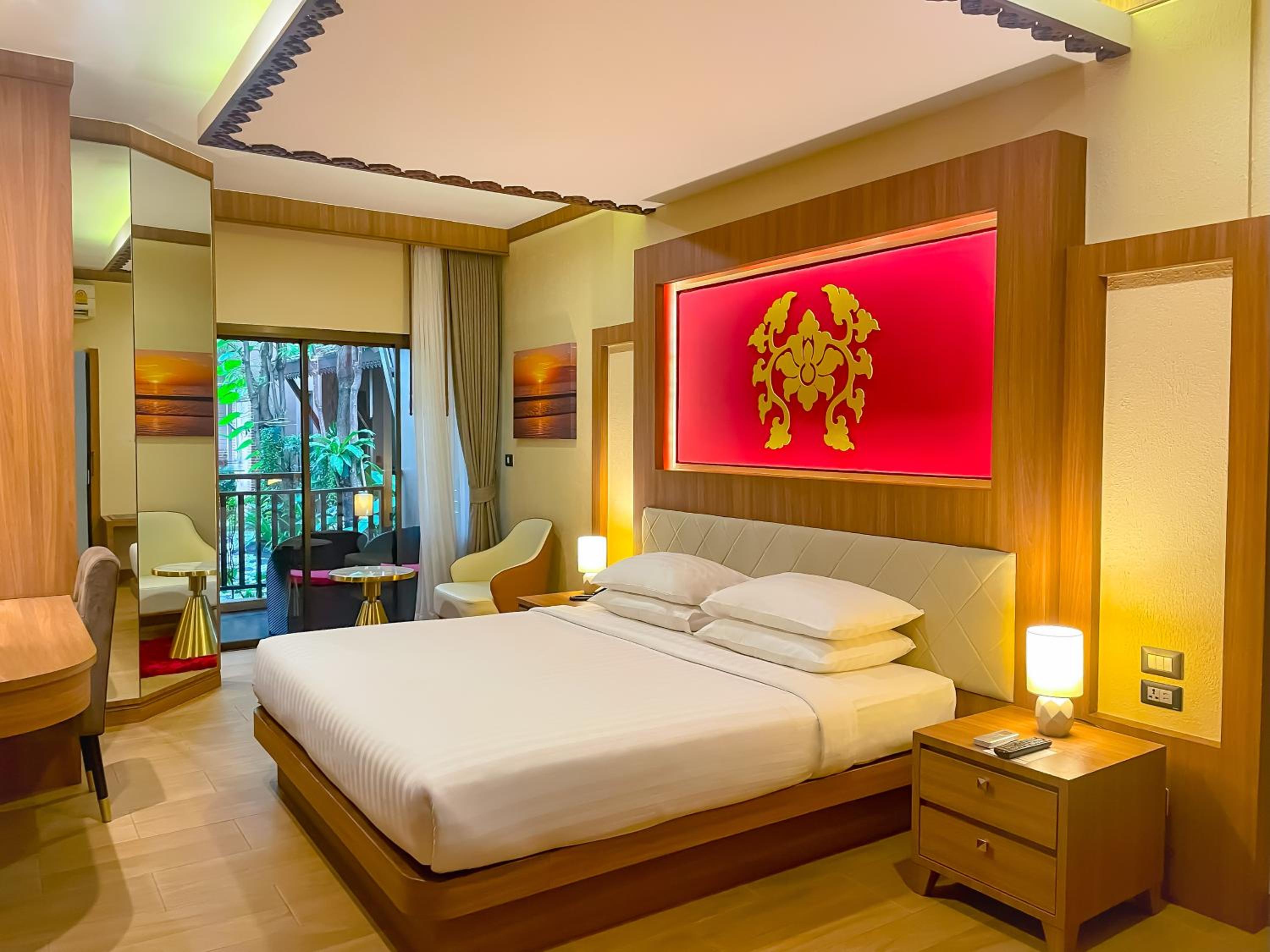 Queen Room with Garden View