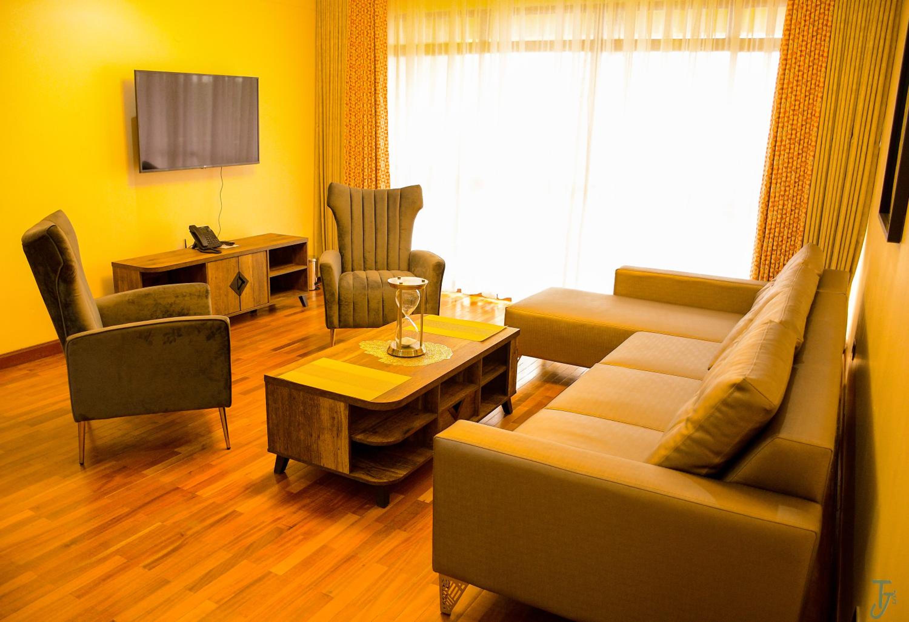 Deluxe King Room