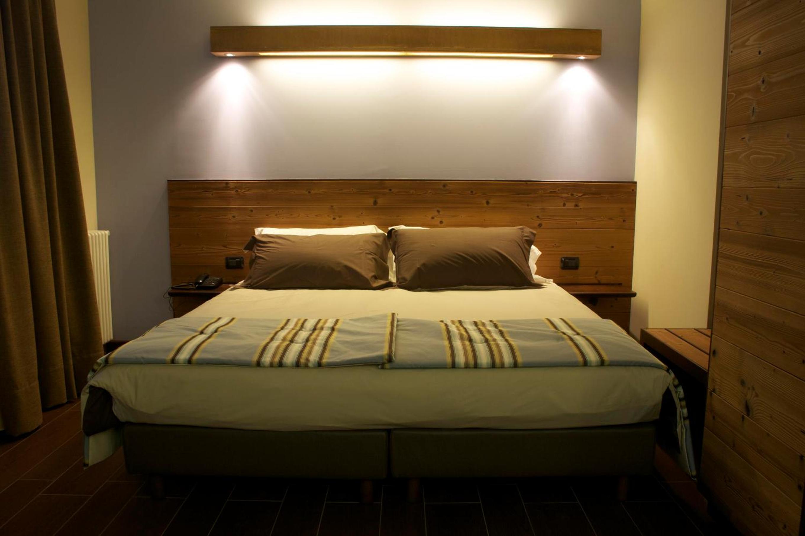Double or Twin Room with Mountain View photo 3