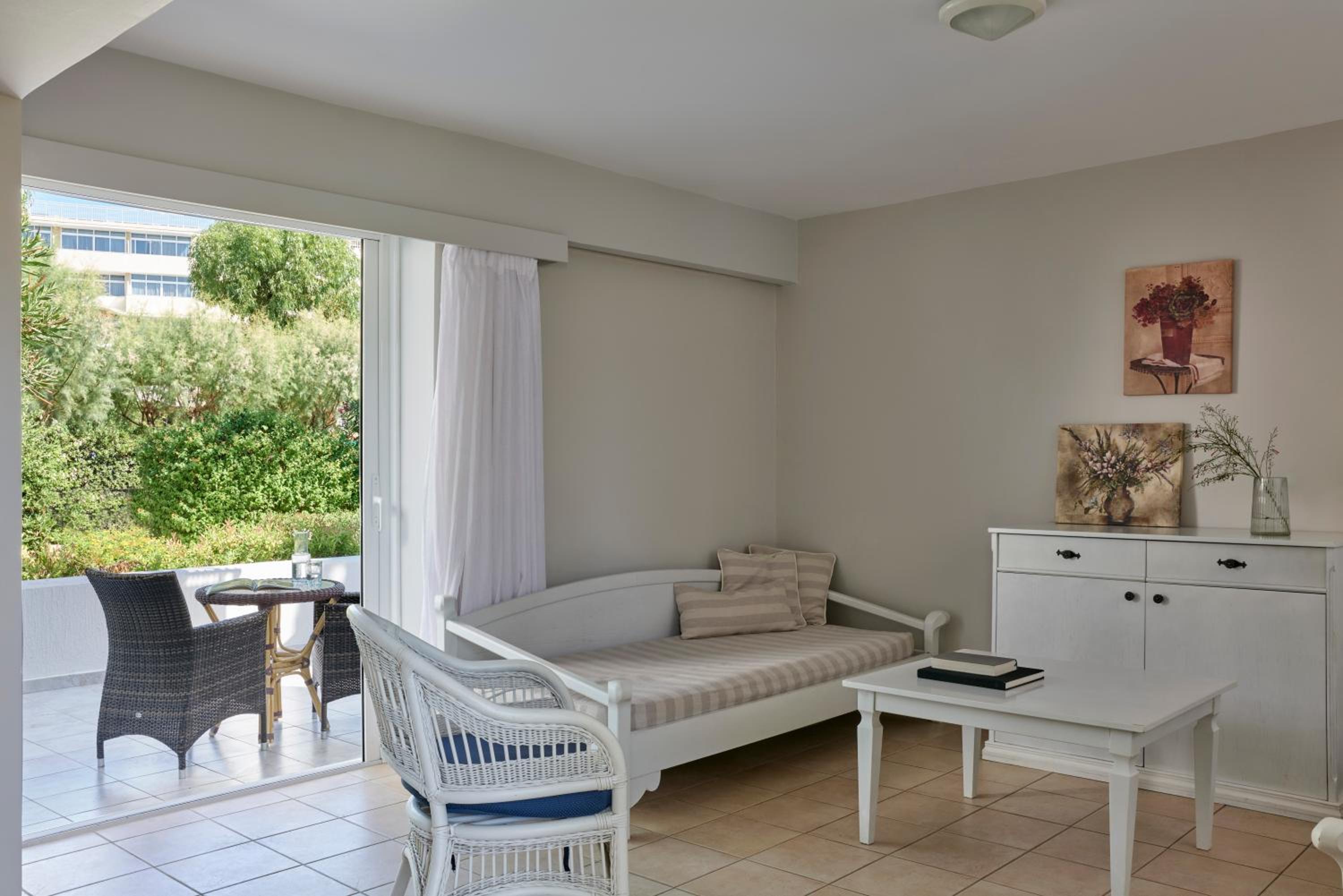 One Bedroom Family Room Inland View (Annex Building)