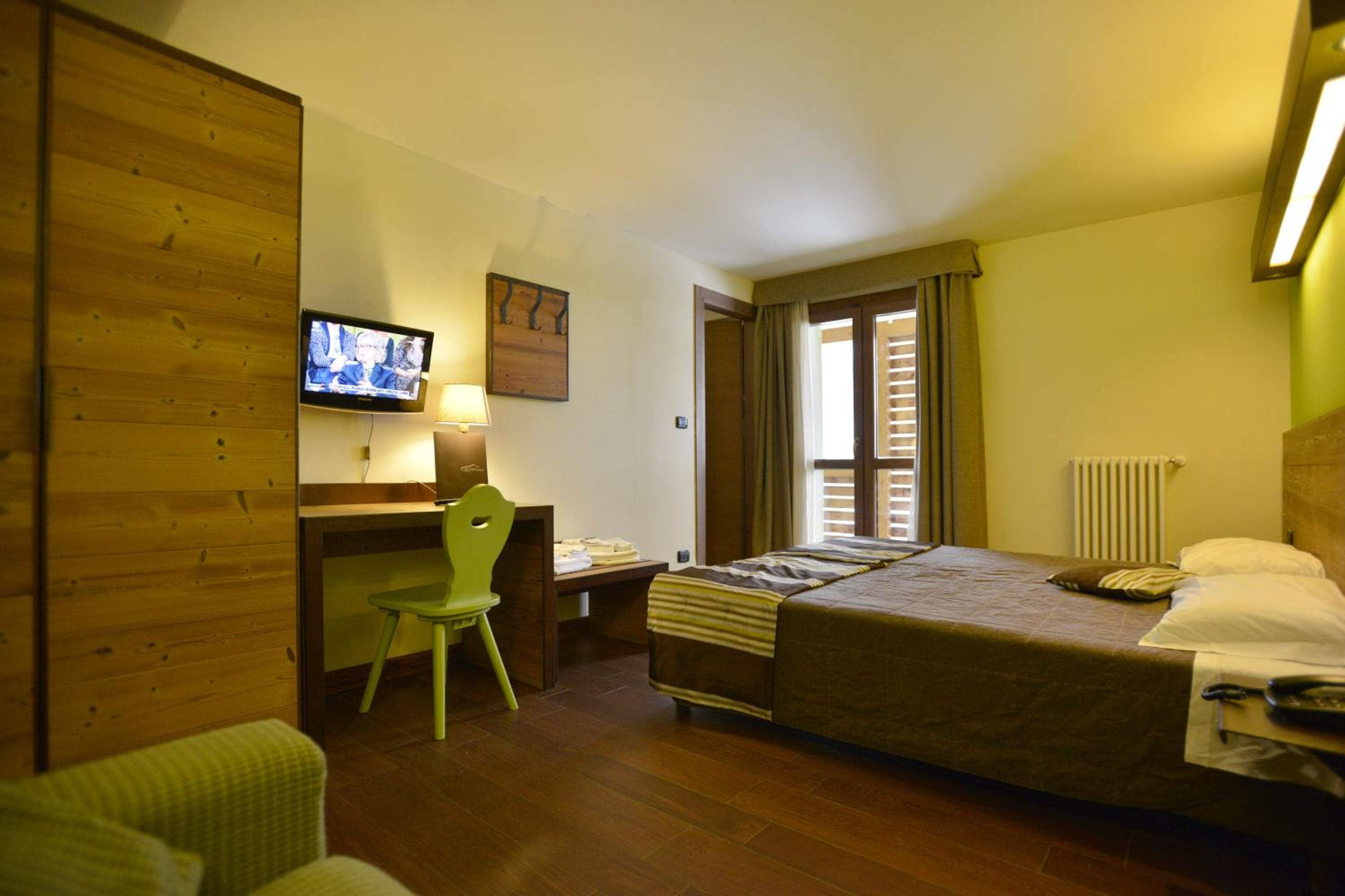 Triple Room with Mountain View
