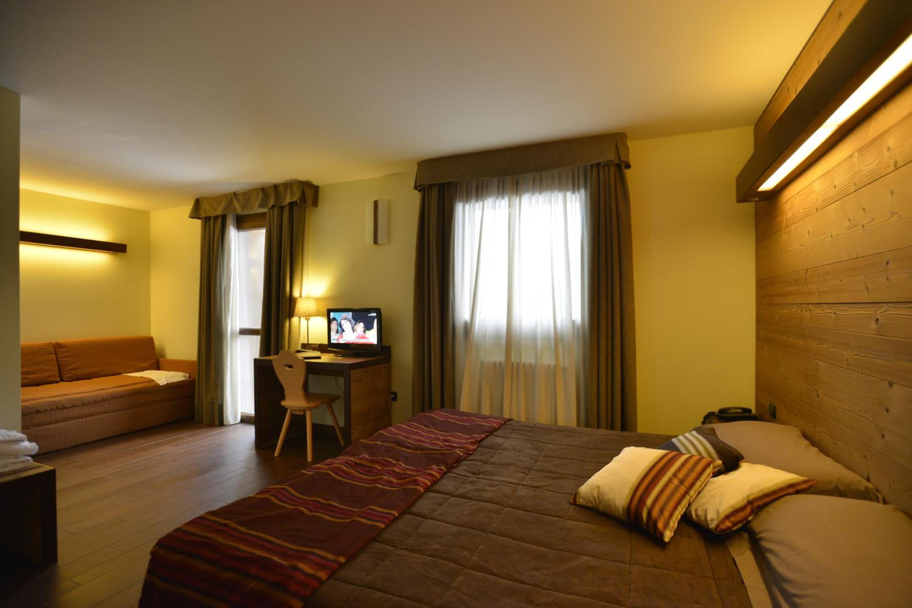 Quadruple Room with Mountain View