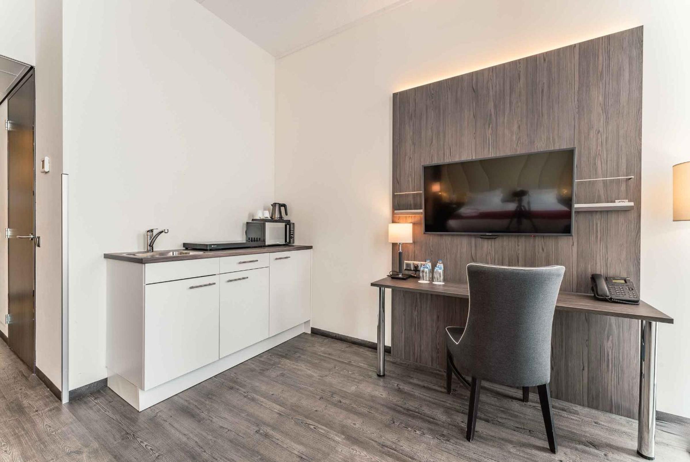 Superior Twin Room with Kitchenette - Photo 5