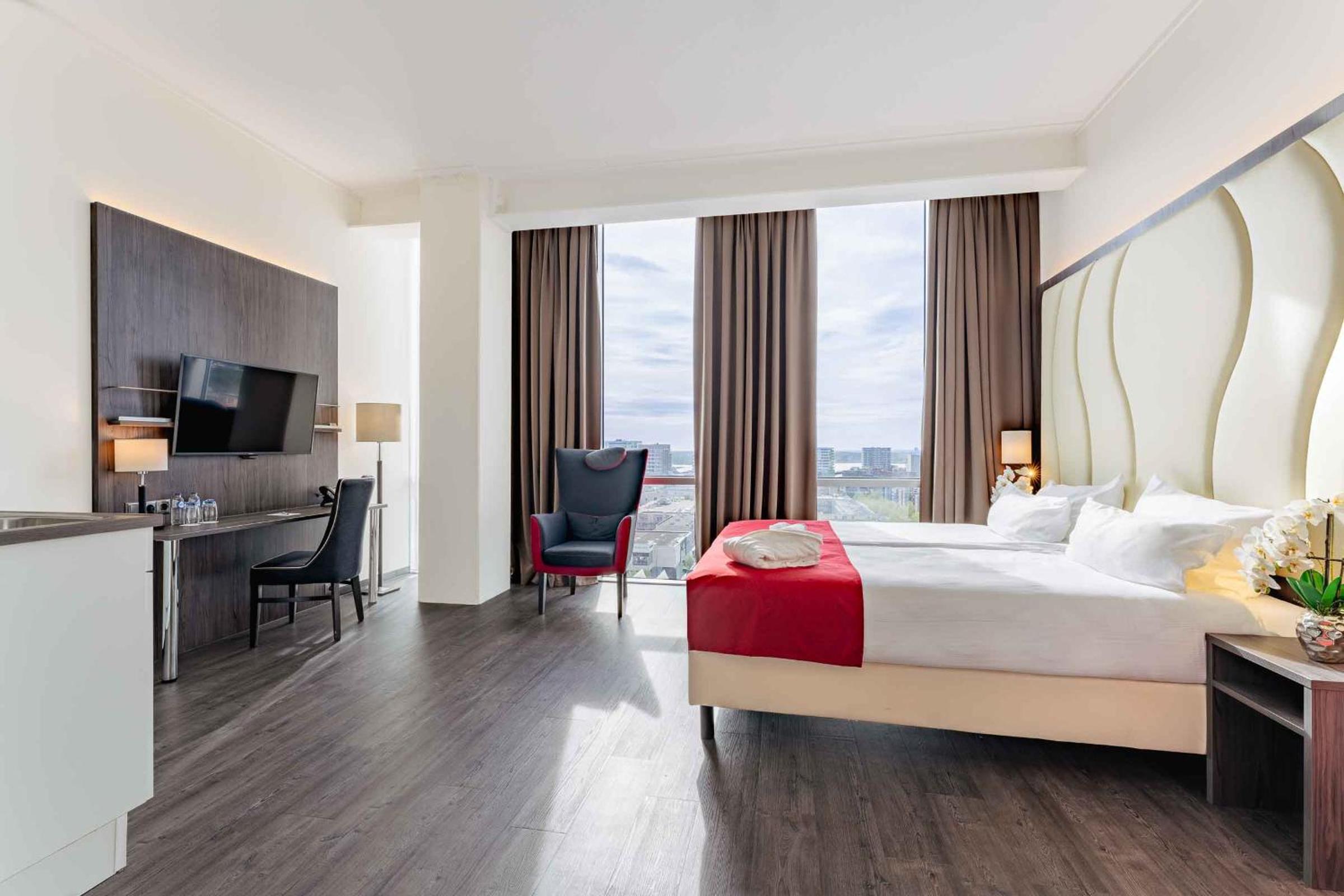 Superior Twin Room with Kitchenette - Photo 3