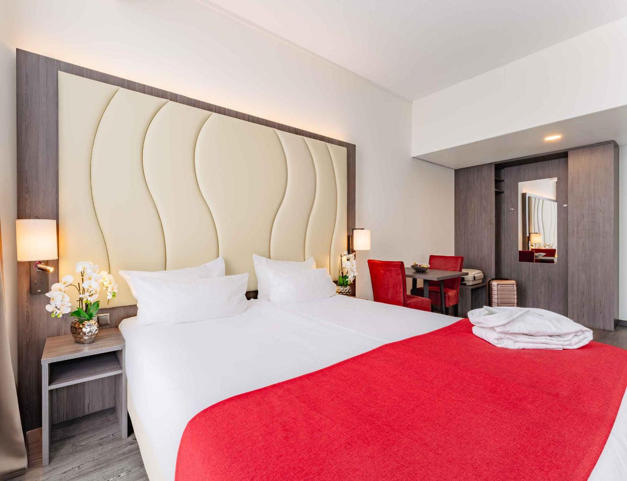 Superior Twin Room with Kitchenette - Photo 8