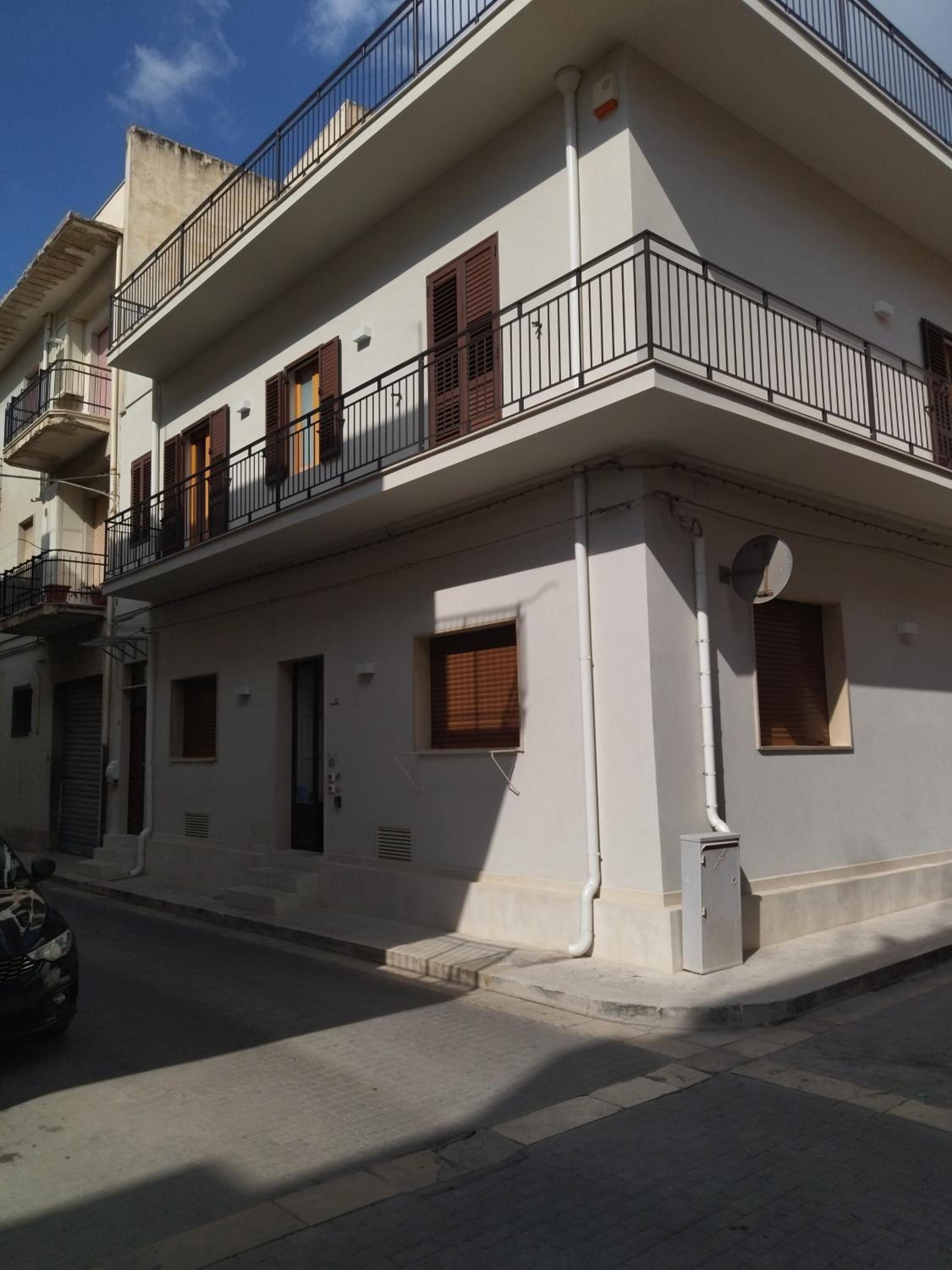 One-Bedroom House - Photo 16