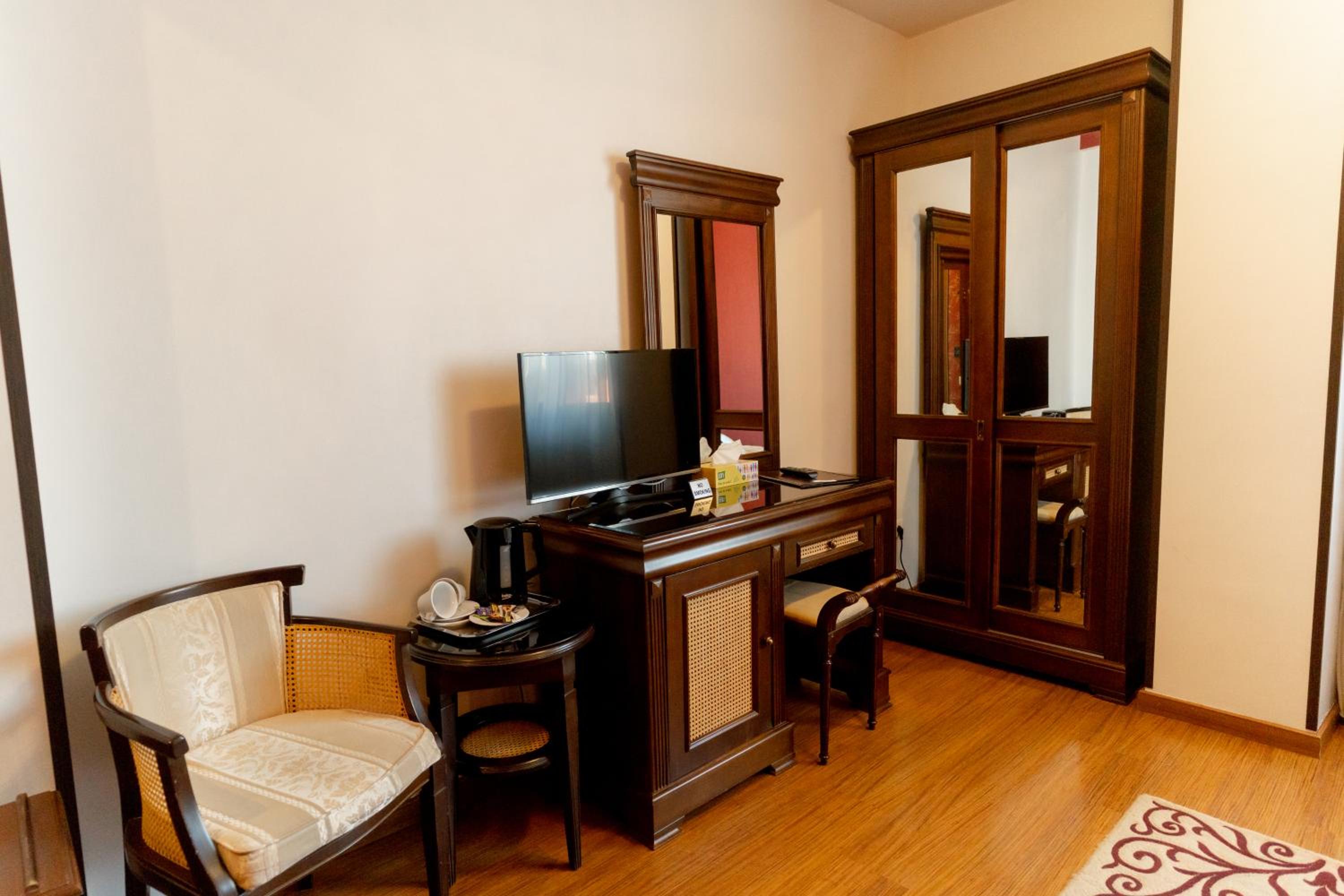 Double Room - Photo 4
