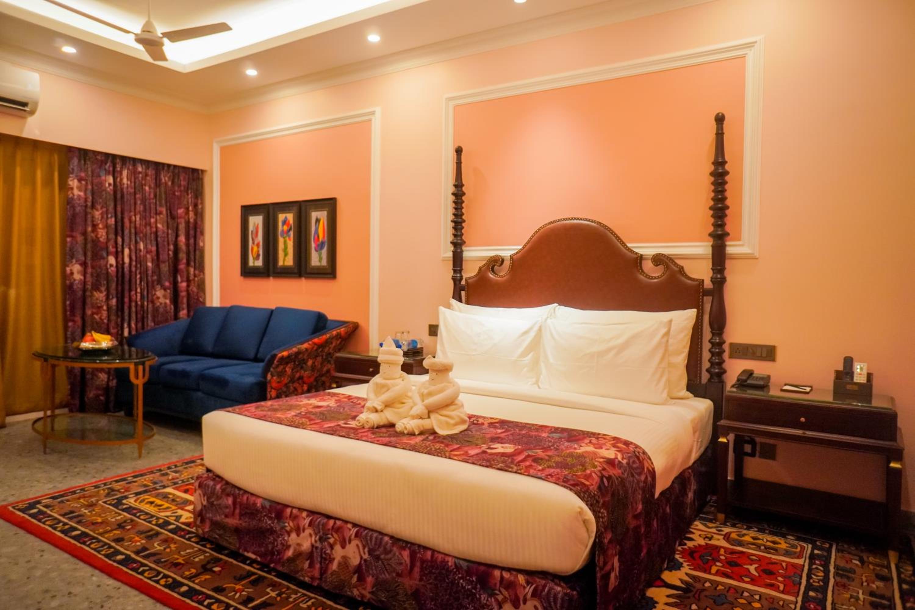 Deluxe King Room photo 1