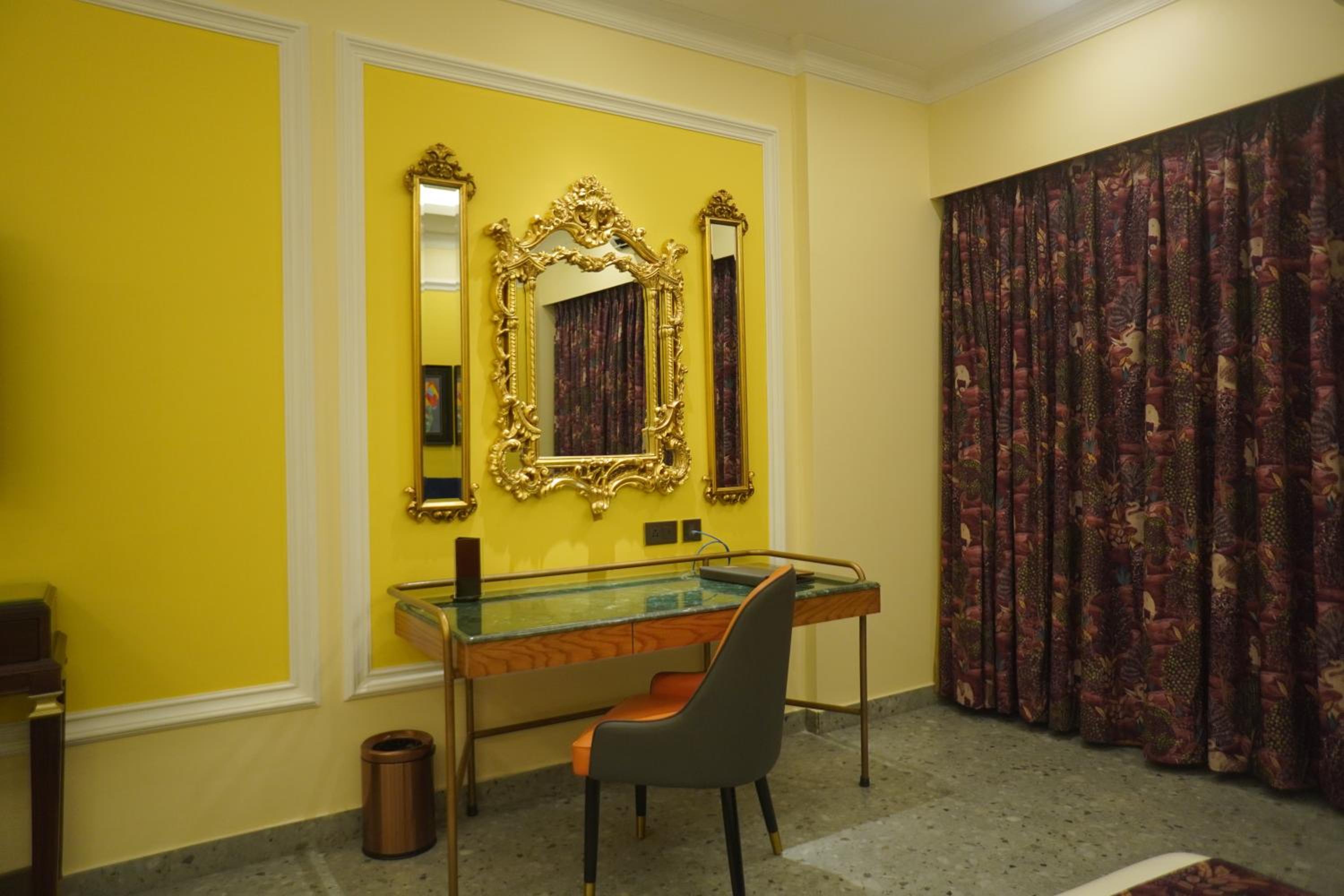 Family Room photo 3