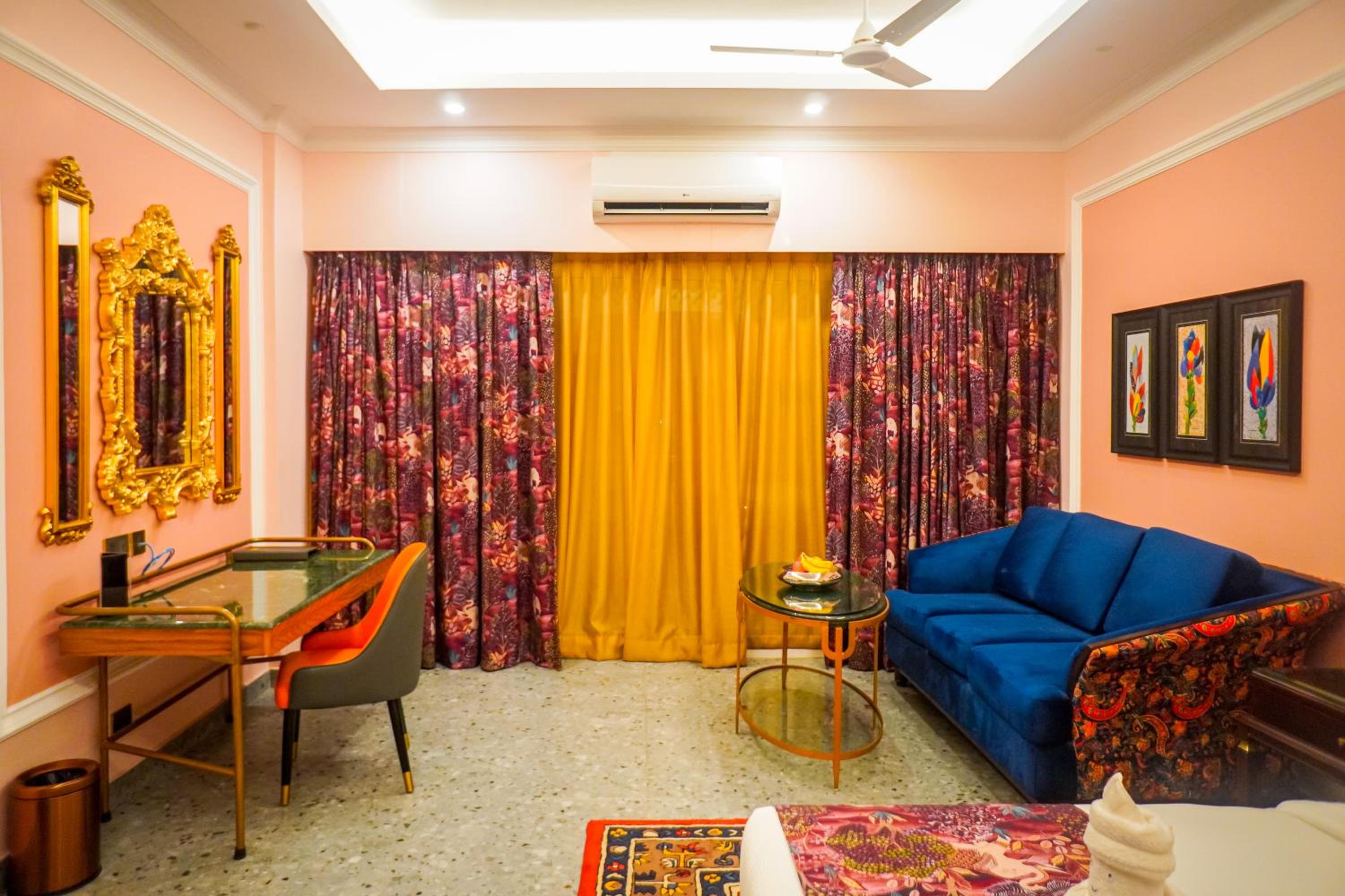 Deluxe King Room photo 2