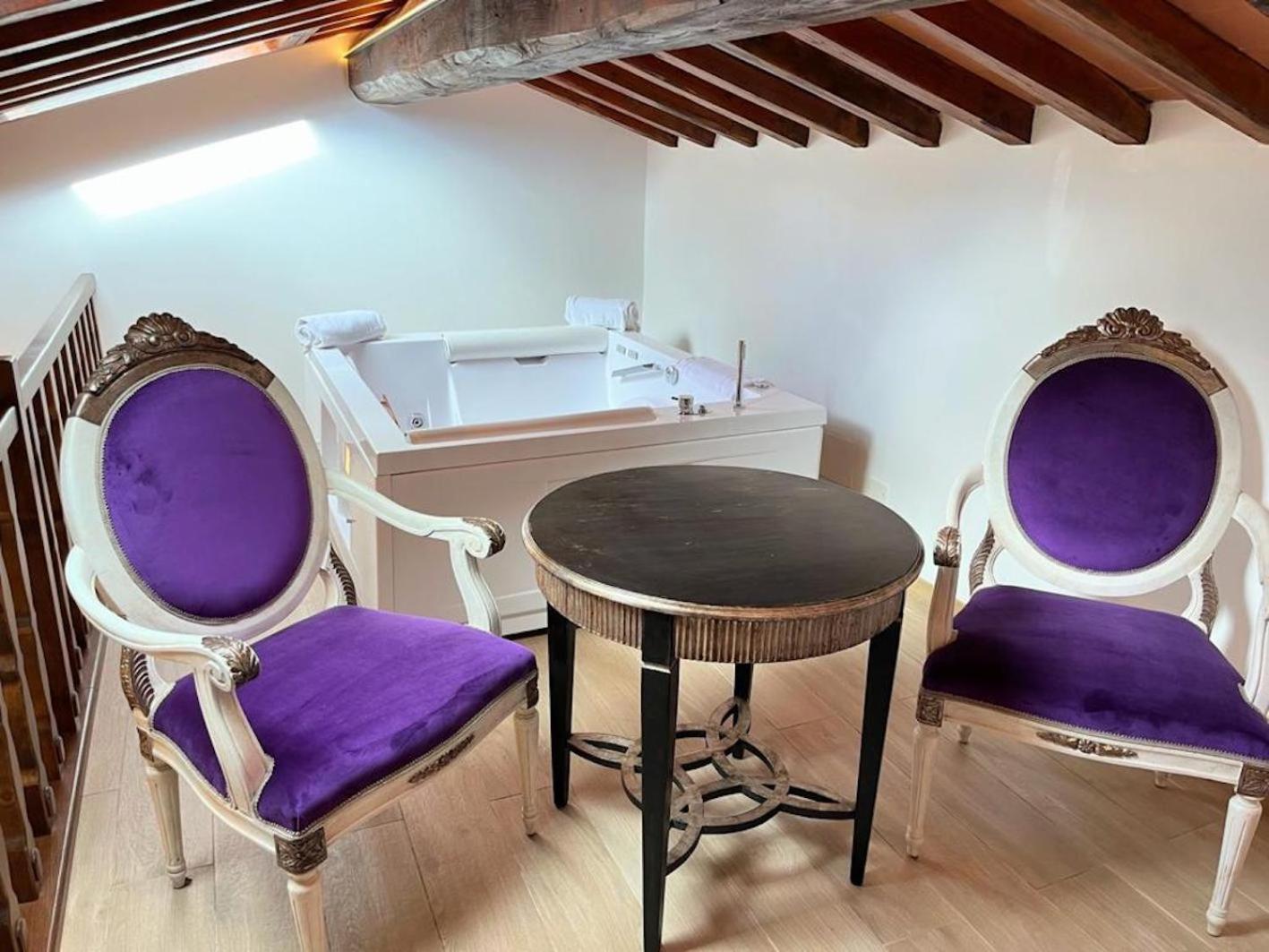Queen Suite with Spa Bath - Photo 6