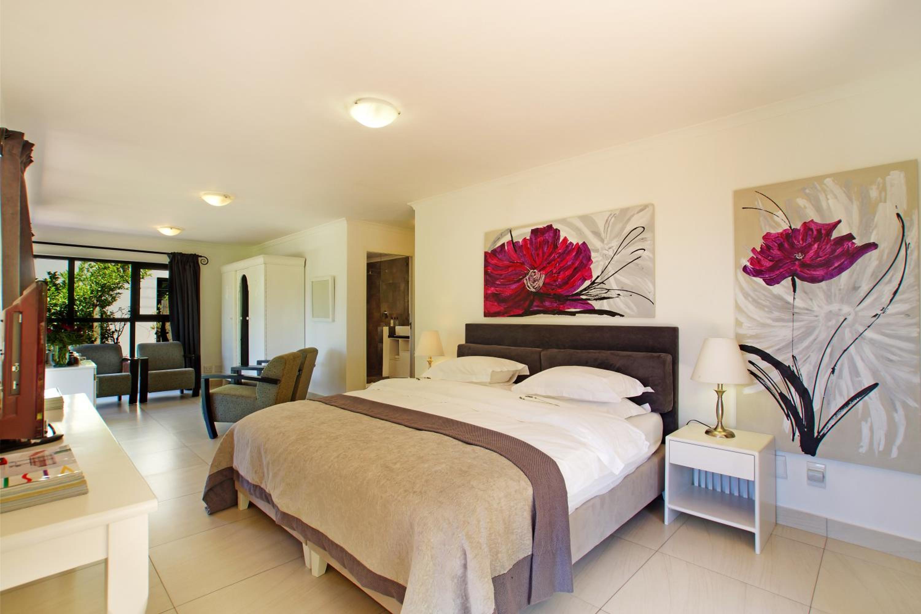 King Suite photo 2