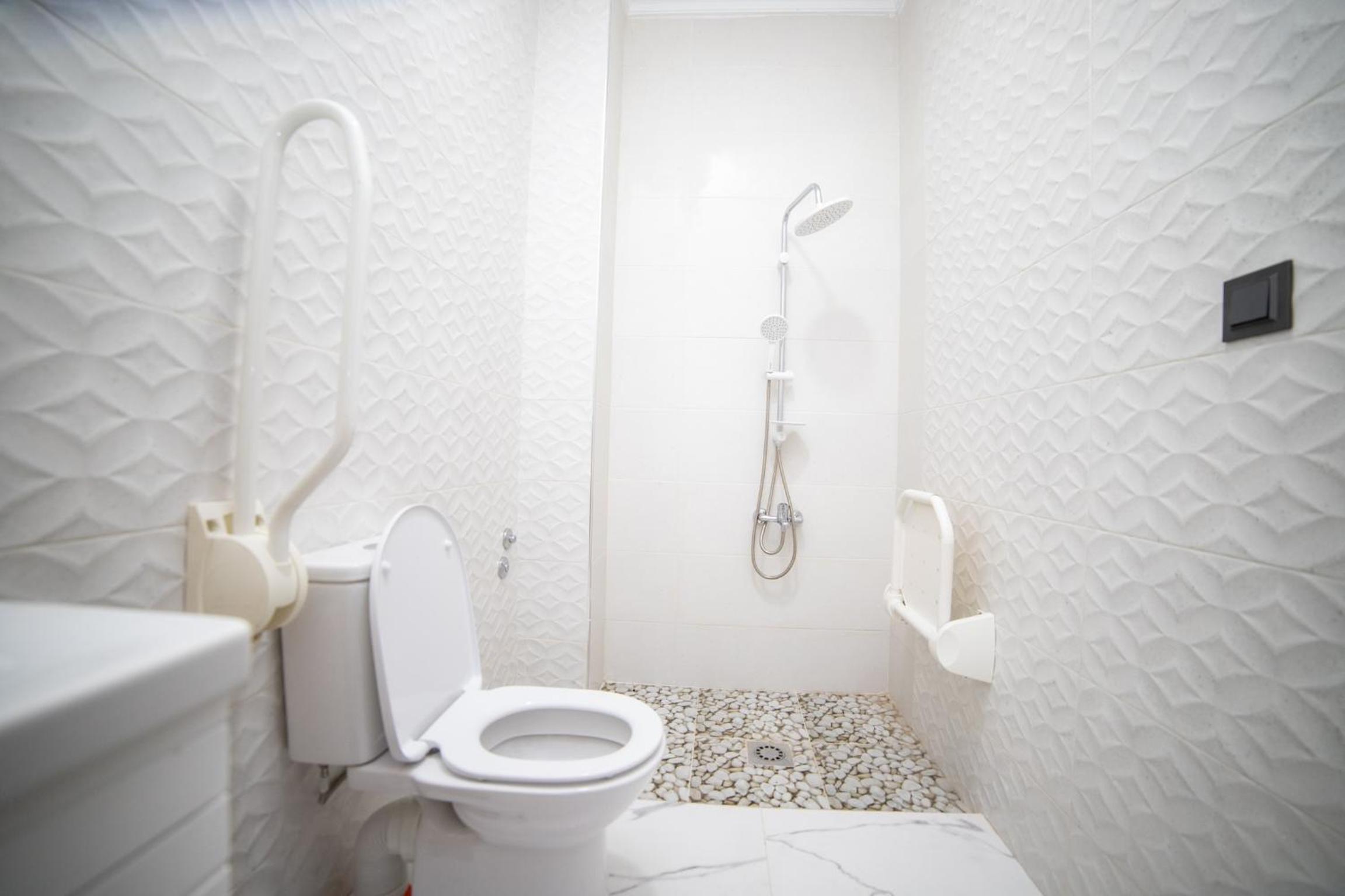 Double Room - Disability Access photo 3