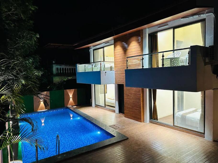 Villa photo 2