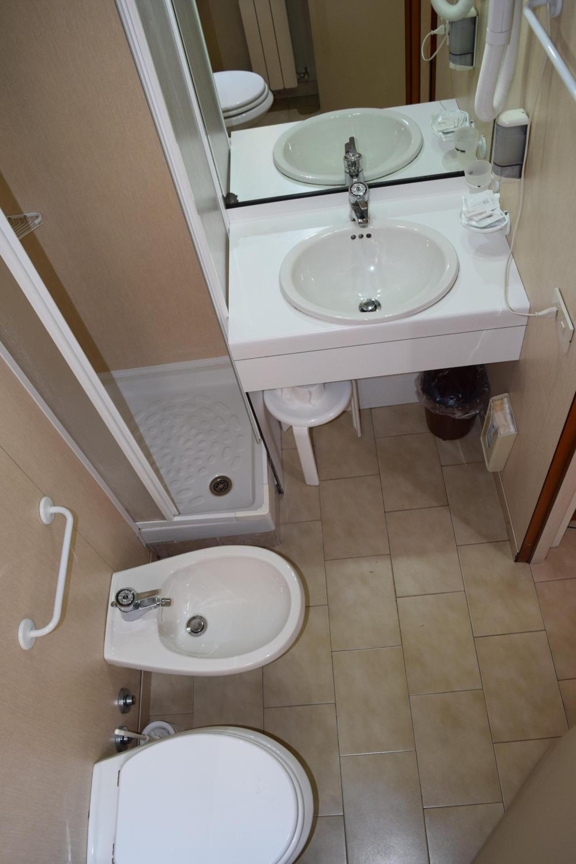 Economy Double or Twin Room - Photo 2