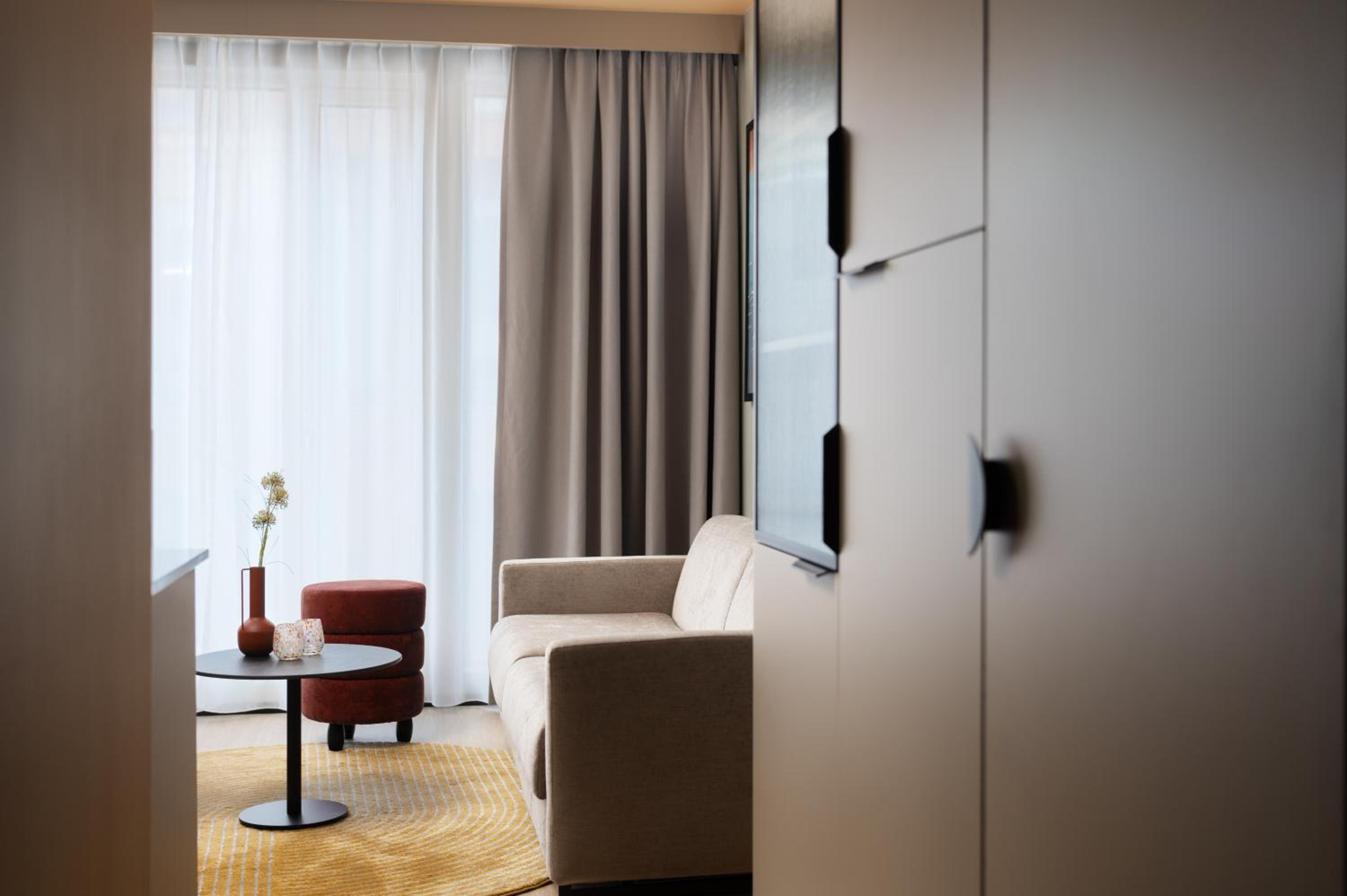 One-Bedroom Apartment - Photo 17