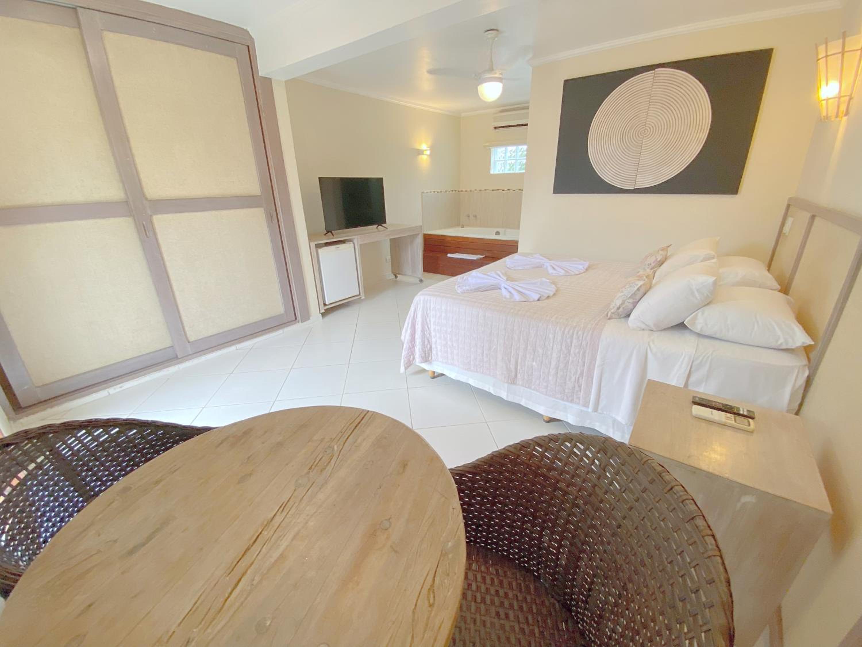 Master Suite with Spa Bath photo 1